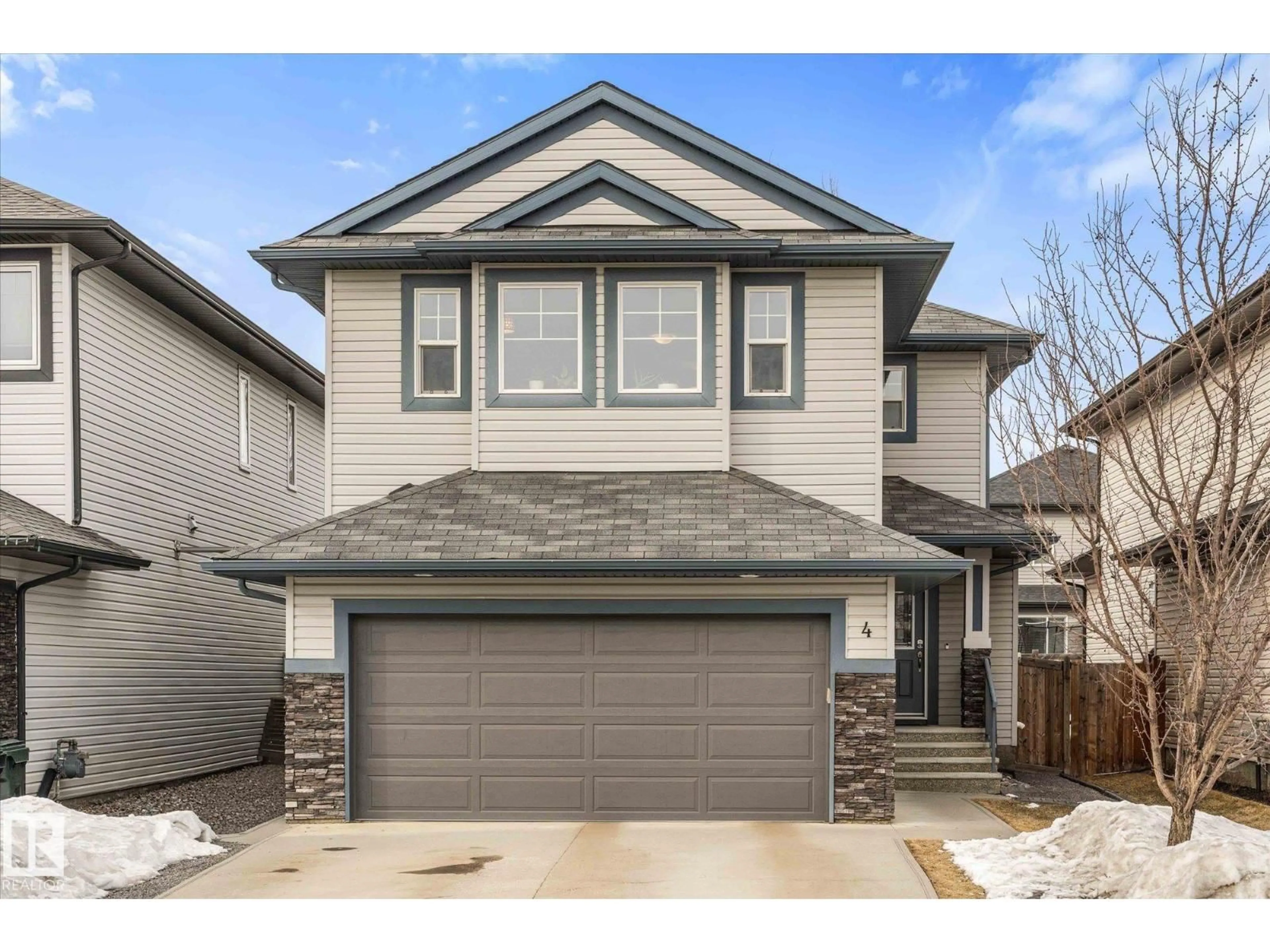 Home with vinyl exterior material, street for 4 HEWITT CI, Spruce Grove Alberta T7X0K5