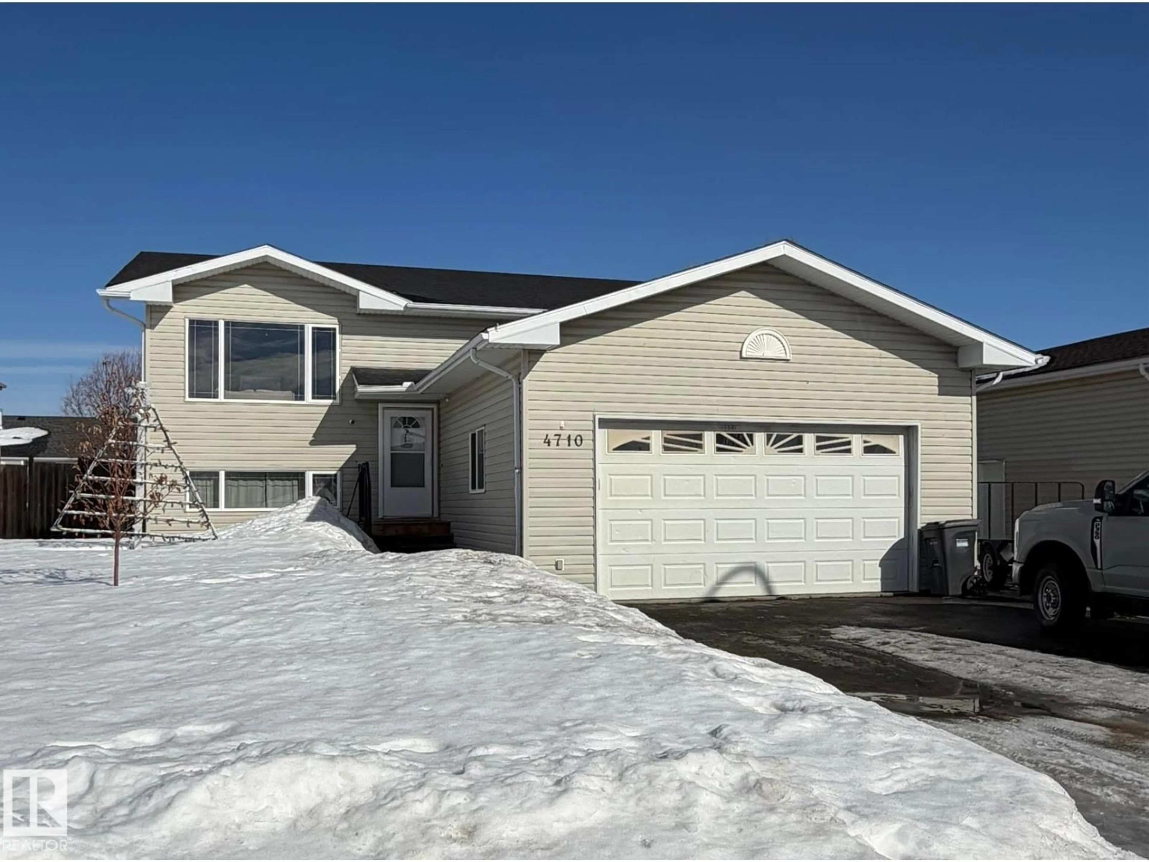 Home with vinyl exterior material, street for 4710 62 AV, Cold Lake Alberta T9M2B5