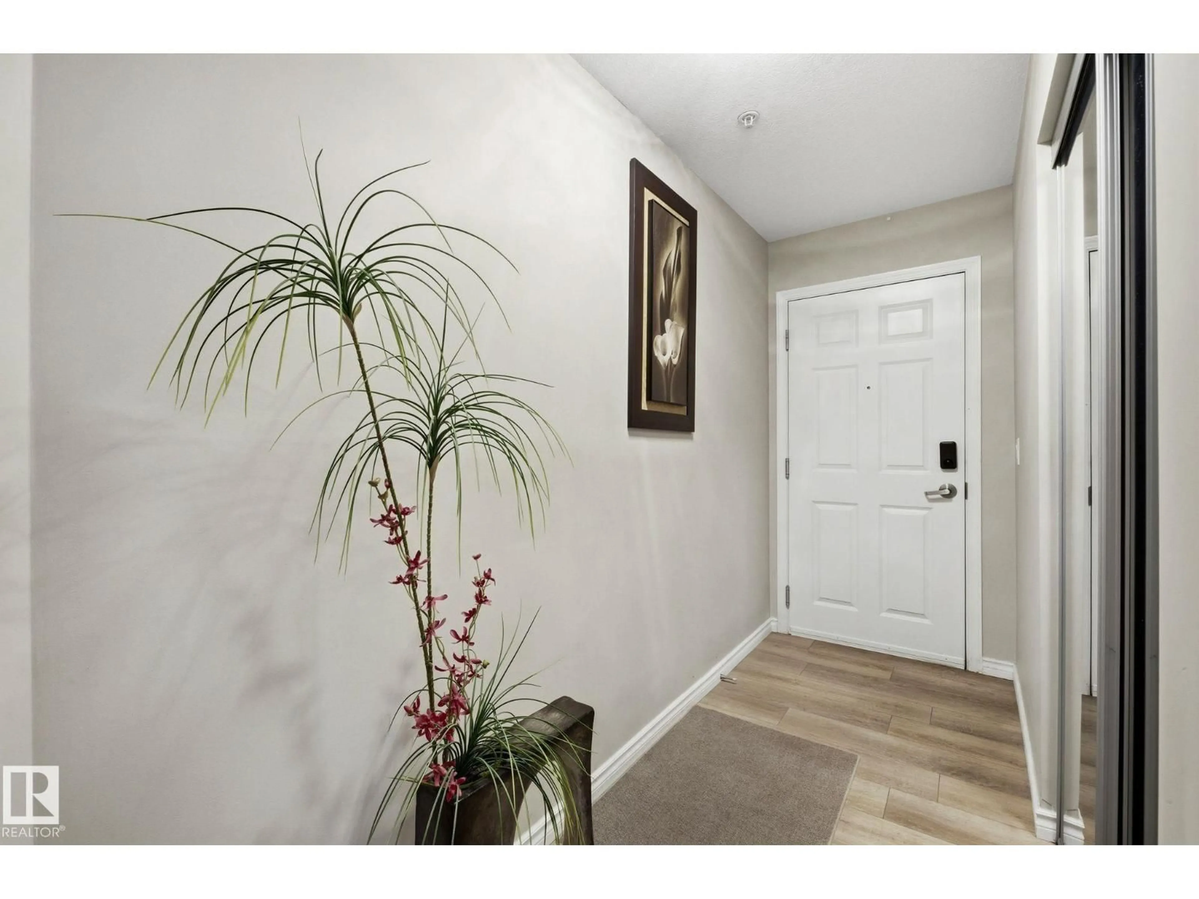 Indoor entryway for #504 - 9945 167 ST, Edmonton Alberta T5P0K5