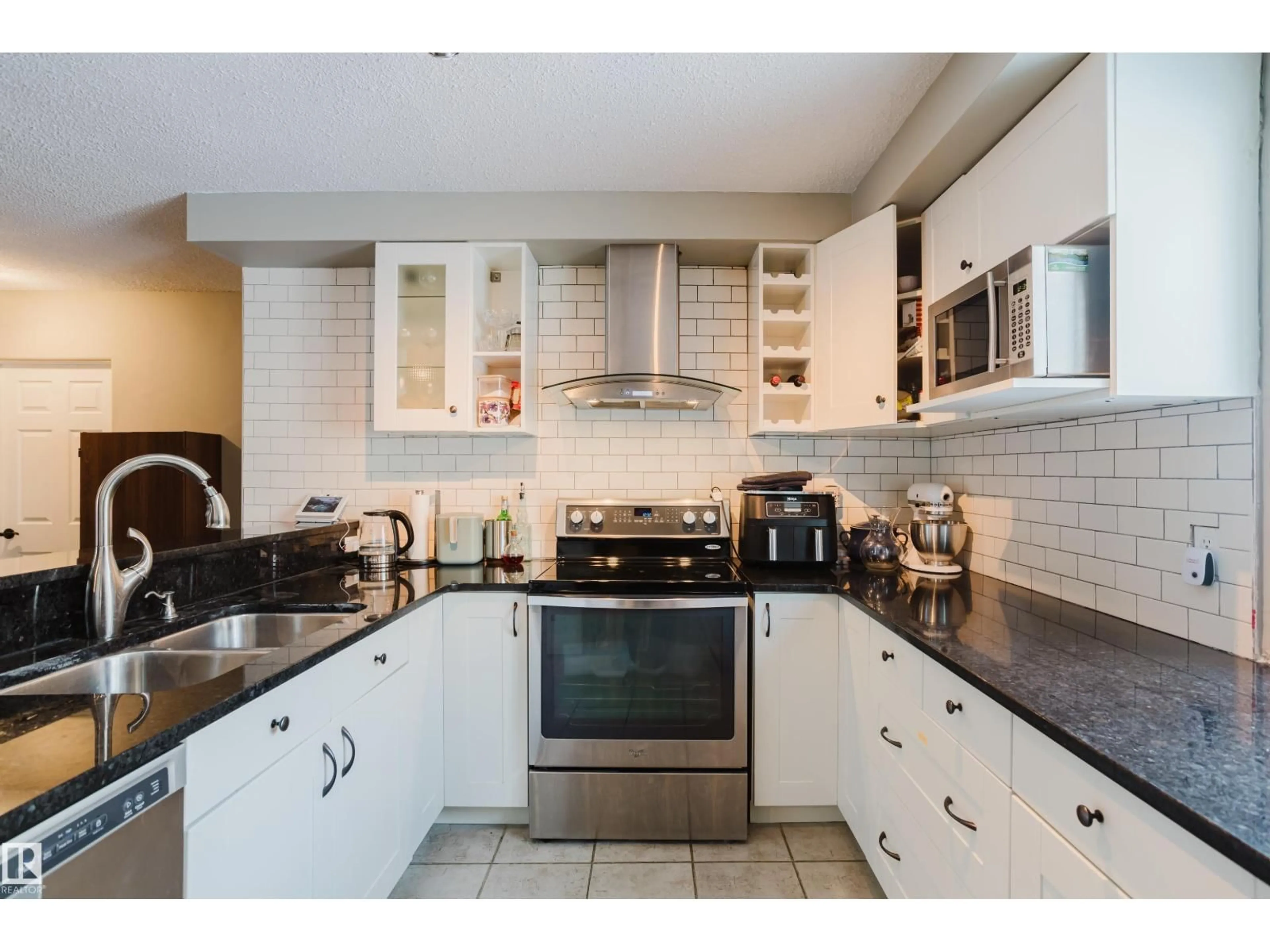 Unknown for 14632 95 AV, Edmonton Alberta T5N0B3