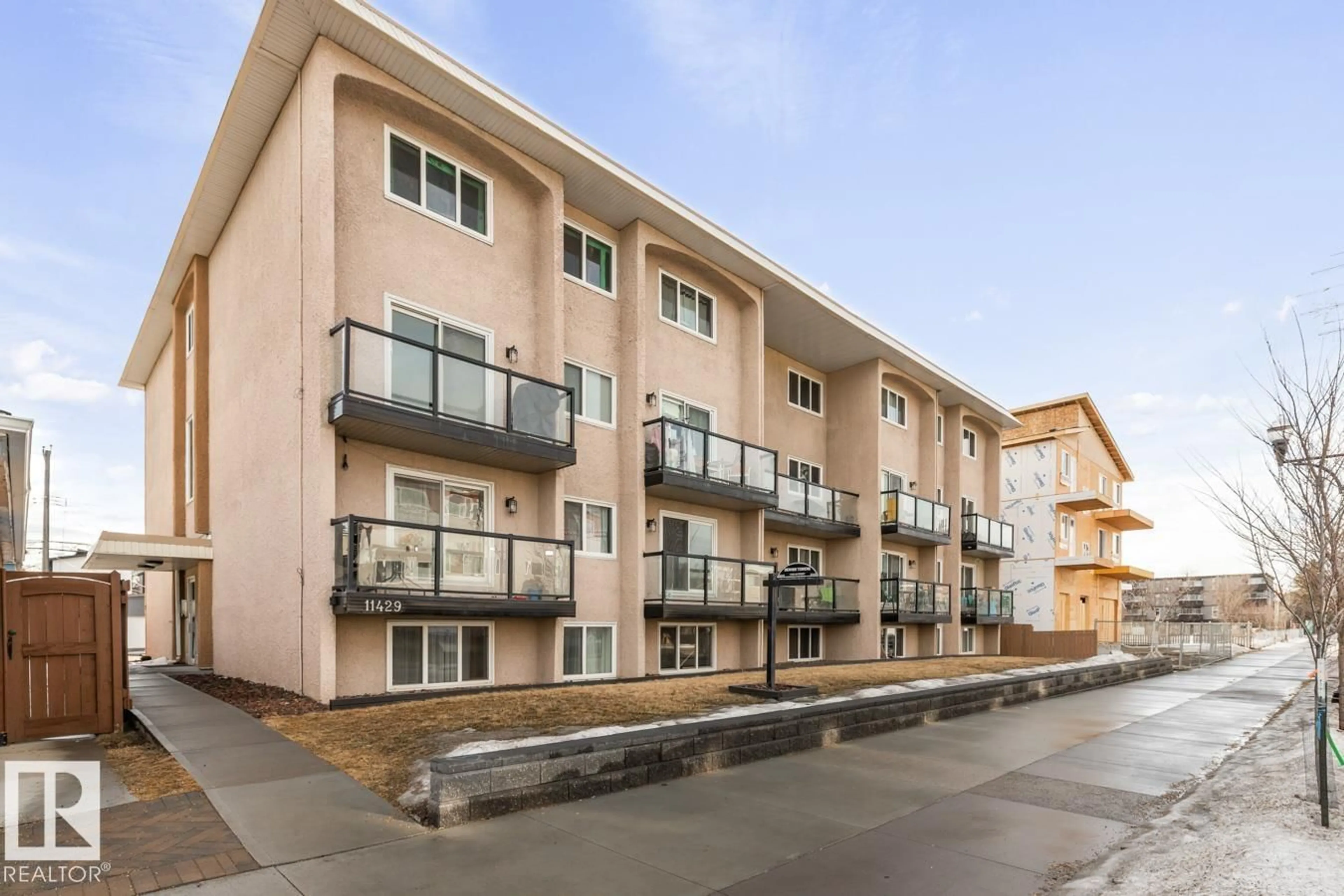 Patio, street for 105 - 11429 124 ST, Edmonton Alberta T5M0K4