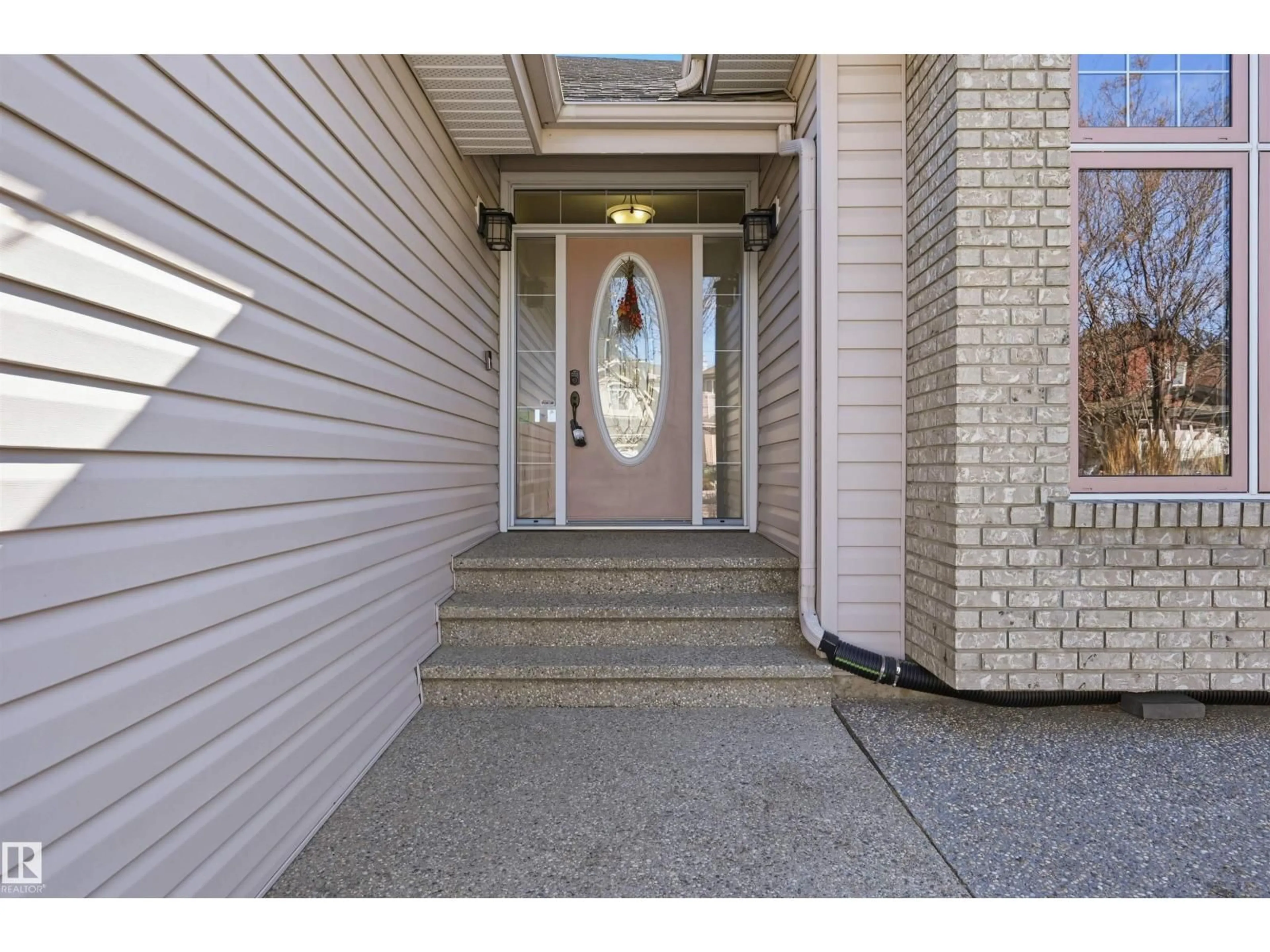 Indoor entryway for NW - 982 HOLLINGSWORTH BEND BN, Edmonton Alberta T6R3G7