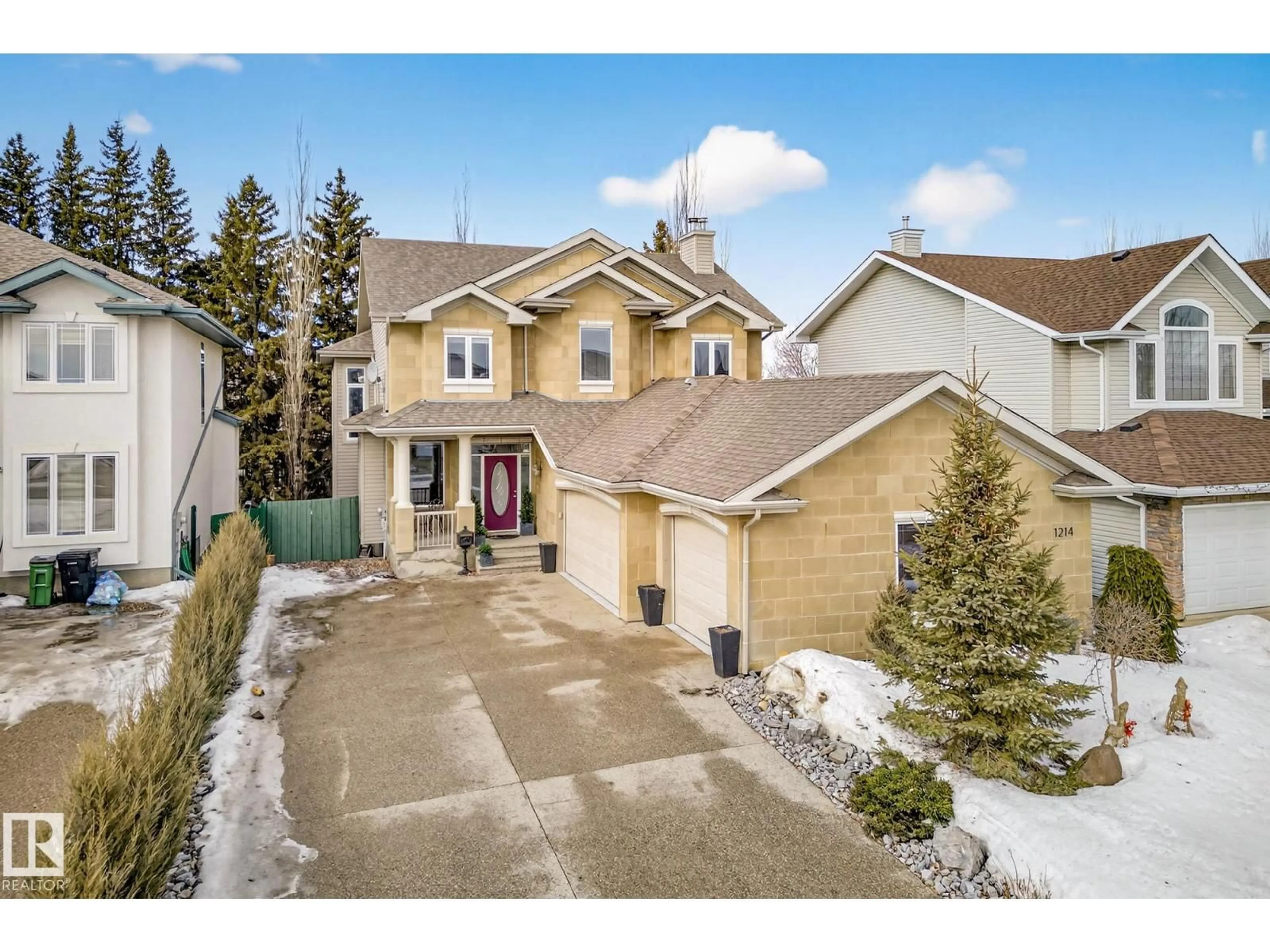 A pic from outside/outdoor area/front of a property/back of a property/a pic from drone, street for 1214 HALIBURTON CL, Edmonton Alberta T6R2Z8