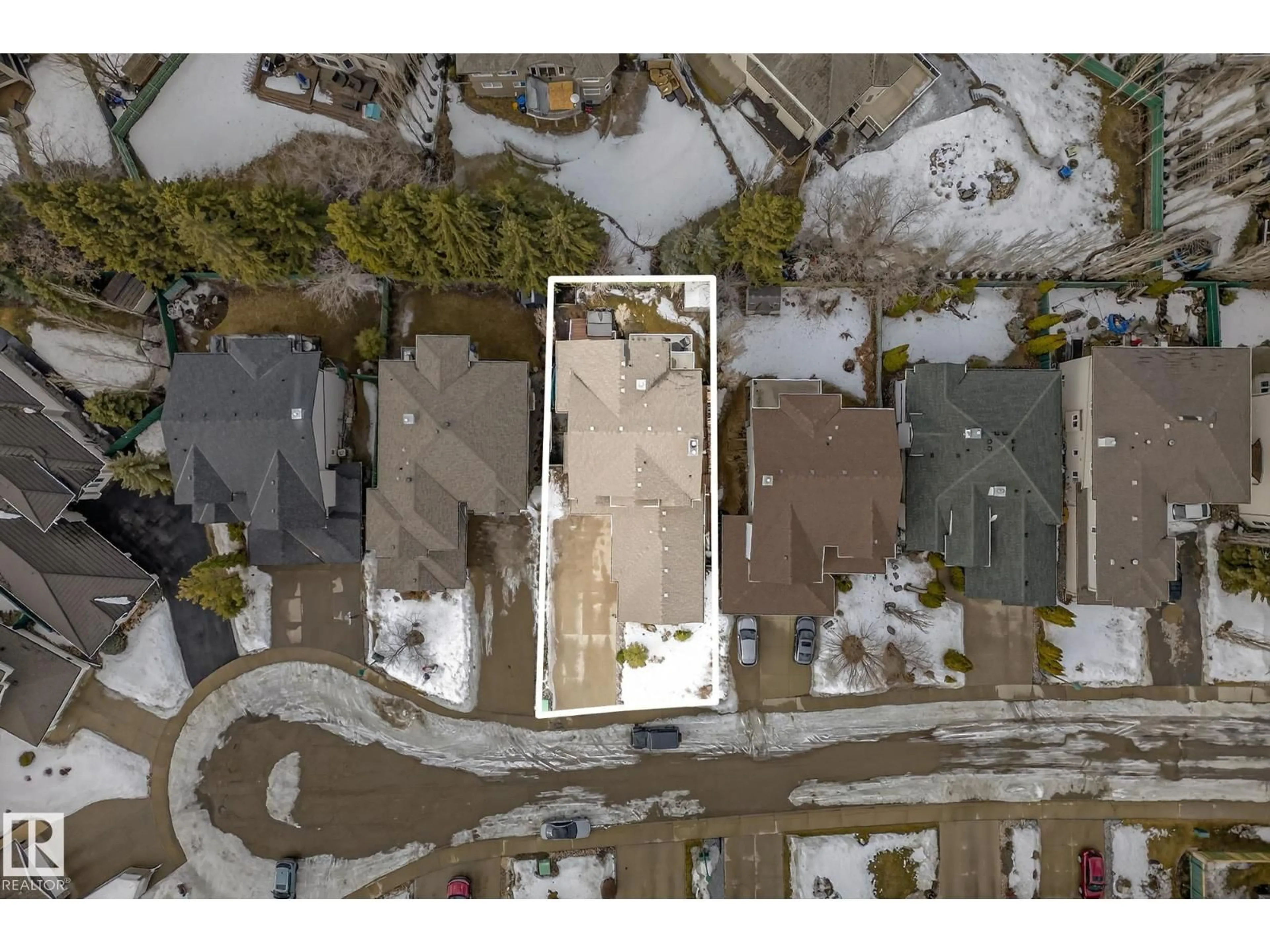 A pic from outside/outdoor area/front of a property/back of a property/a pic from drone, street for 1214 HALIBURTON CL, Edmonton Alberta T6R2Z8