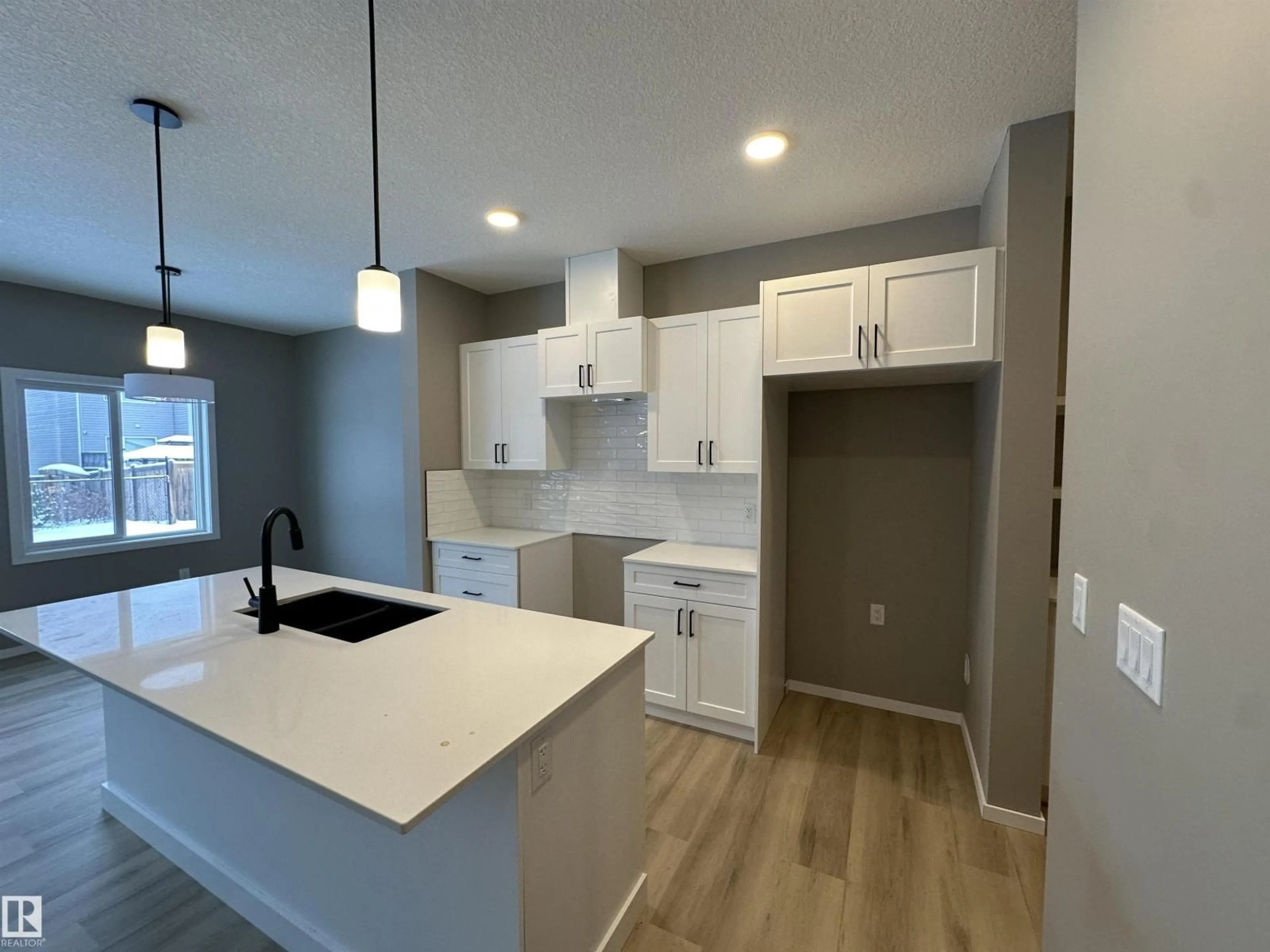 Open concept kitchen, unknown for 1154 SOUTH CREEK WD, Stony Plain Alberta T7Z0M1