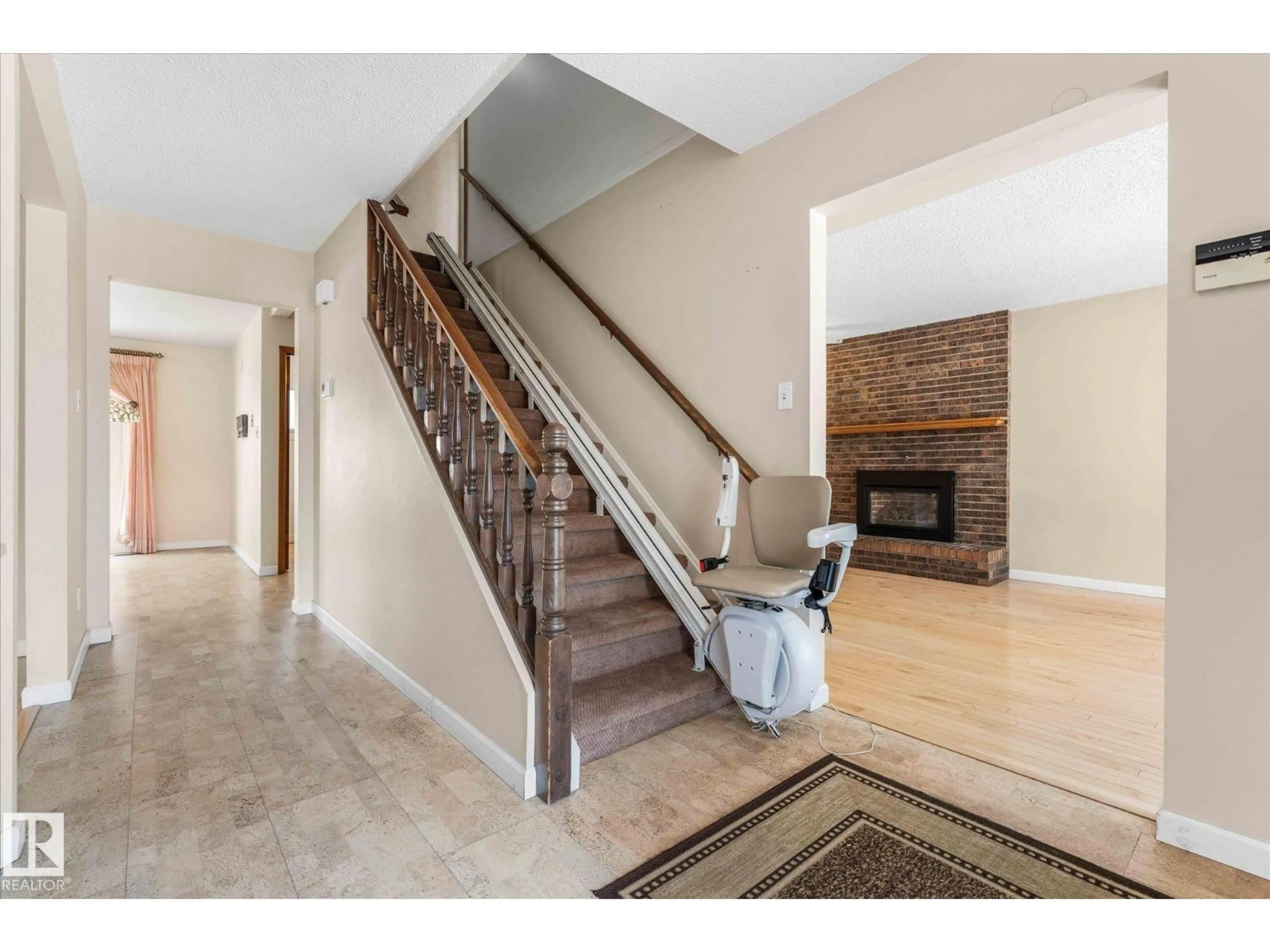 Unknown for NW - 2431 117 ST, Edmonton Alberta T6J3R4