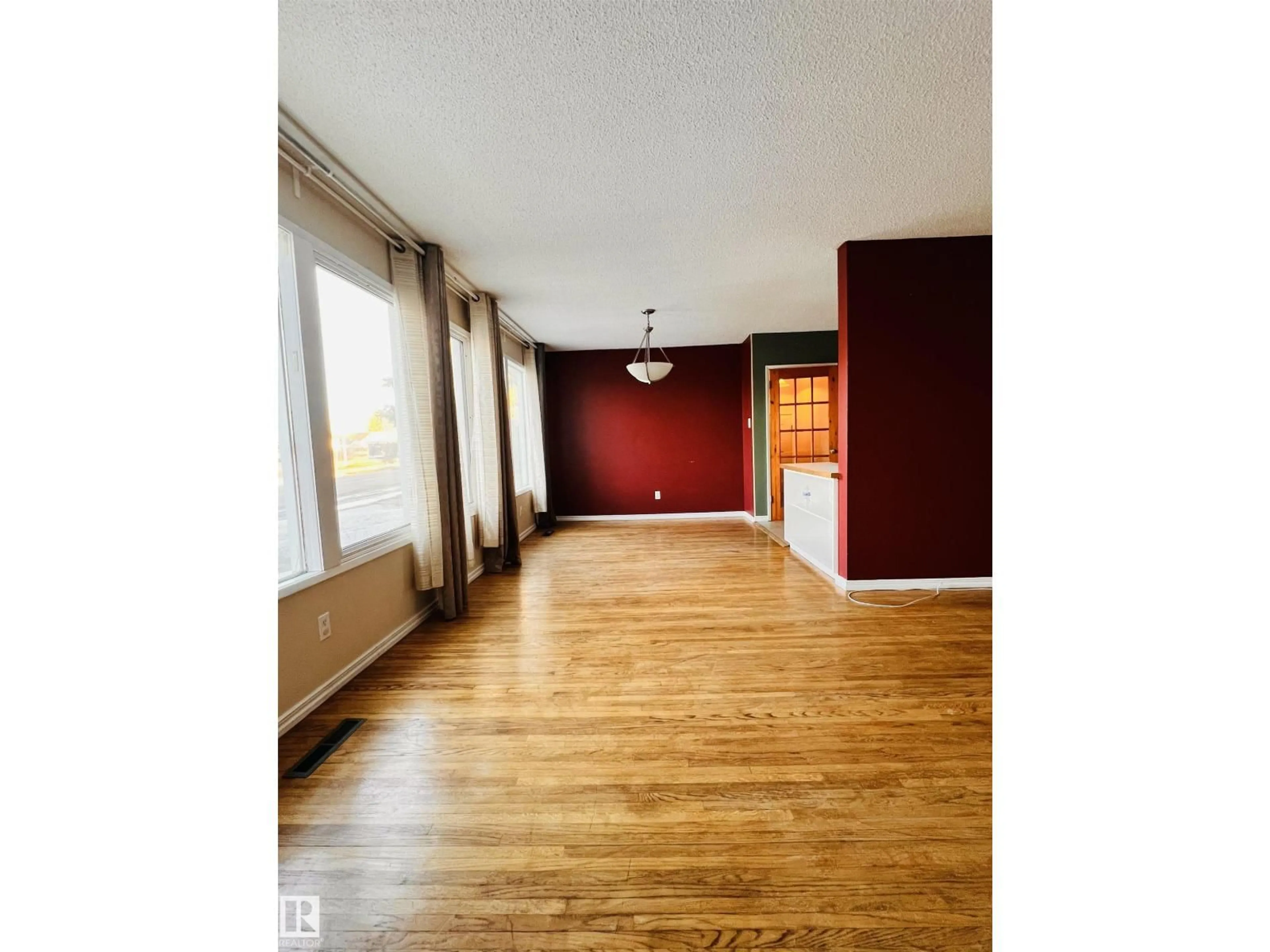 A pic of a room for 11459 51 AV, Edmonton Alberta T6H0L8