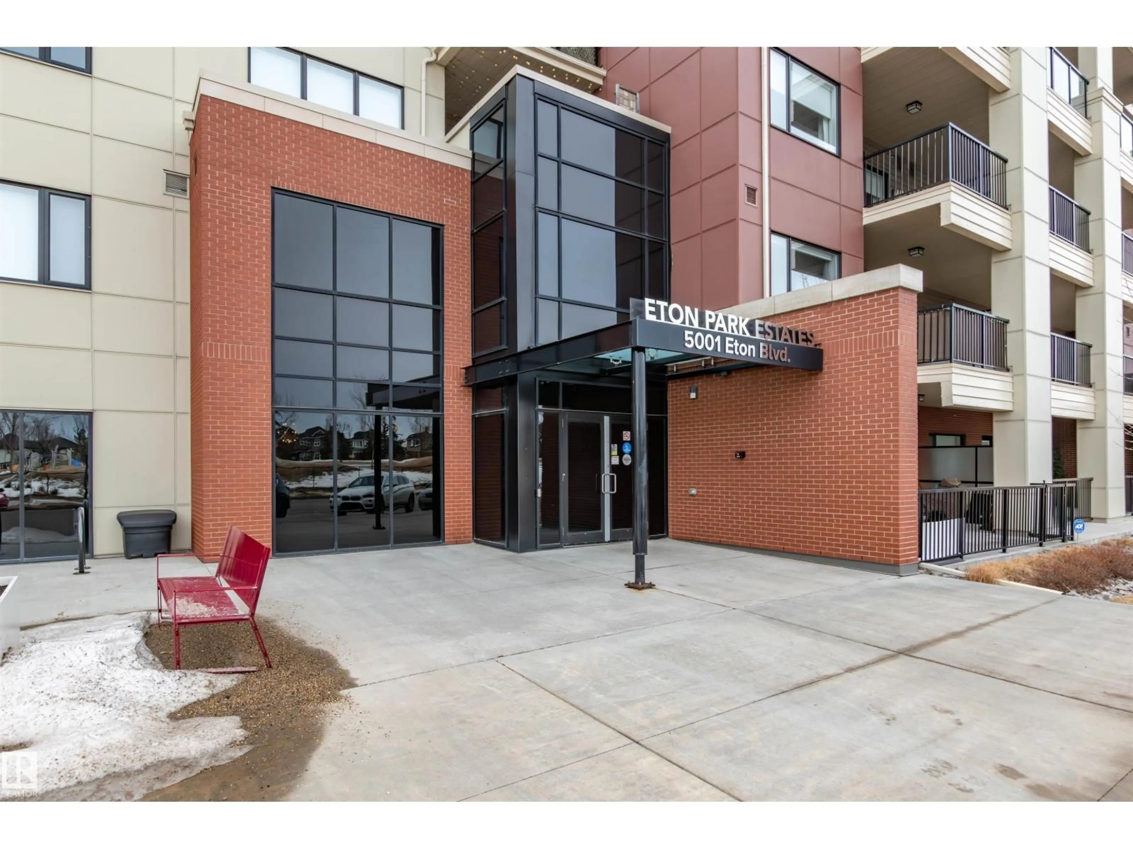 Indoor foyer for 308 - 5001 ETON BV, Sherwood Park Alberta T8H0N7