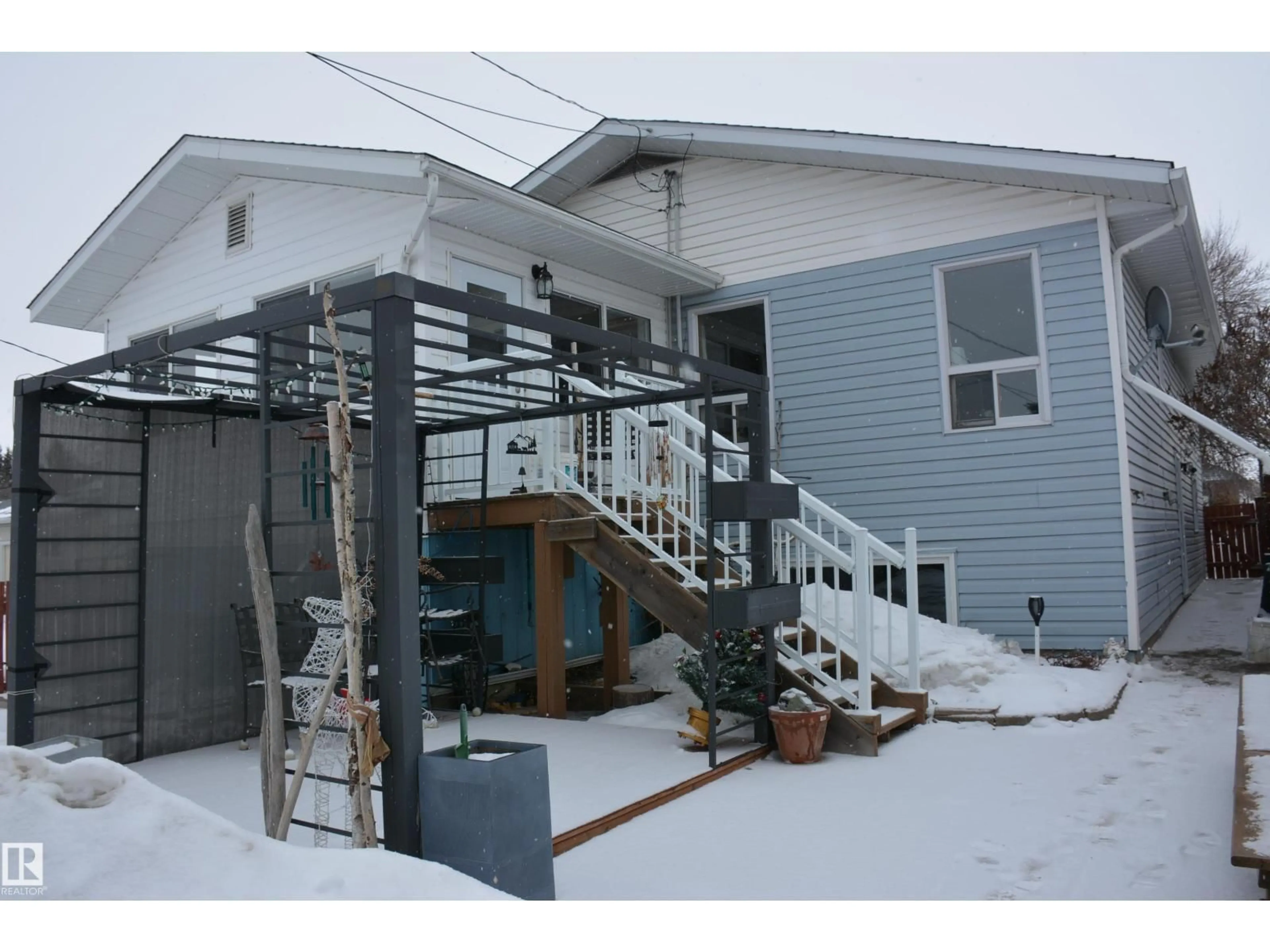 Unknown for 5020 47 ST, Barrhead Alberta T7N1H5