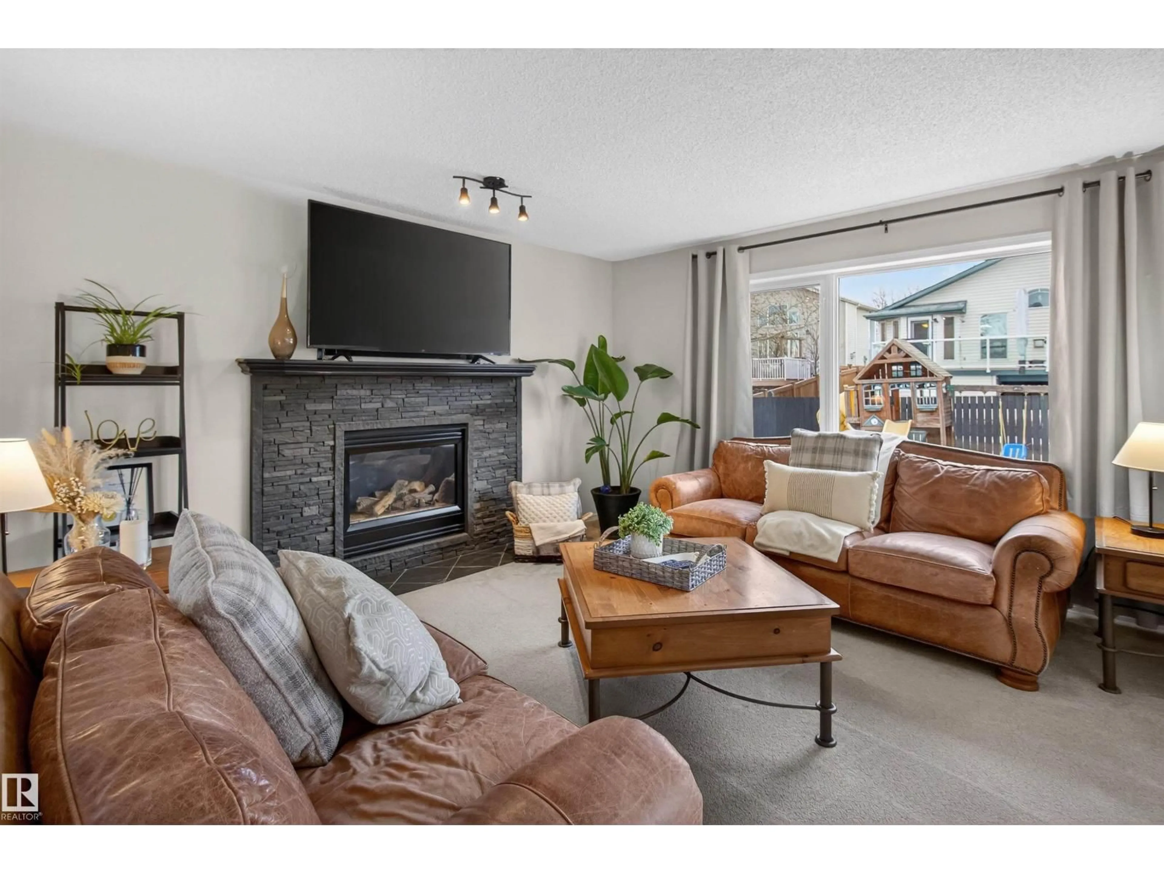 Living room with furniture, unknown for 352 MEADOWVIEW, Sherwood Park Alberta T8H1X5