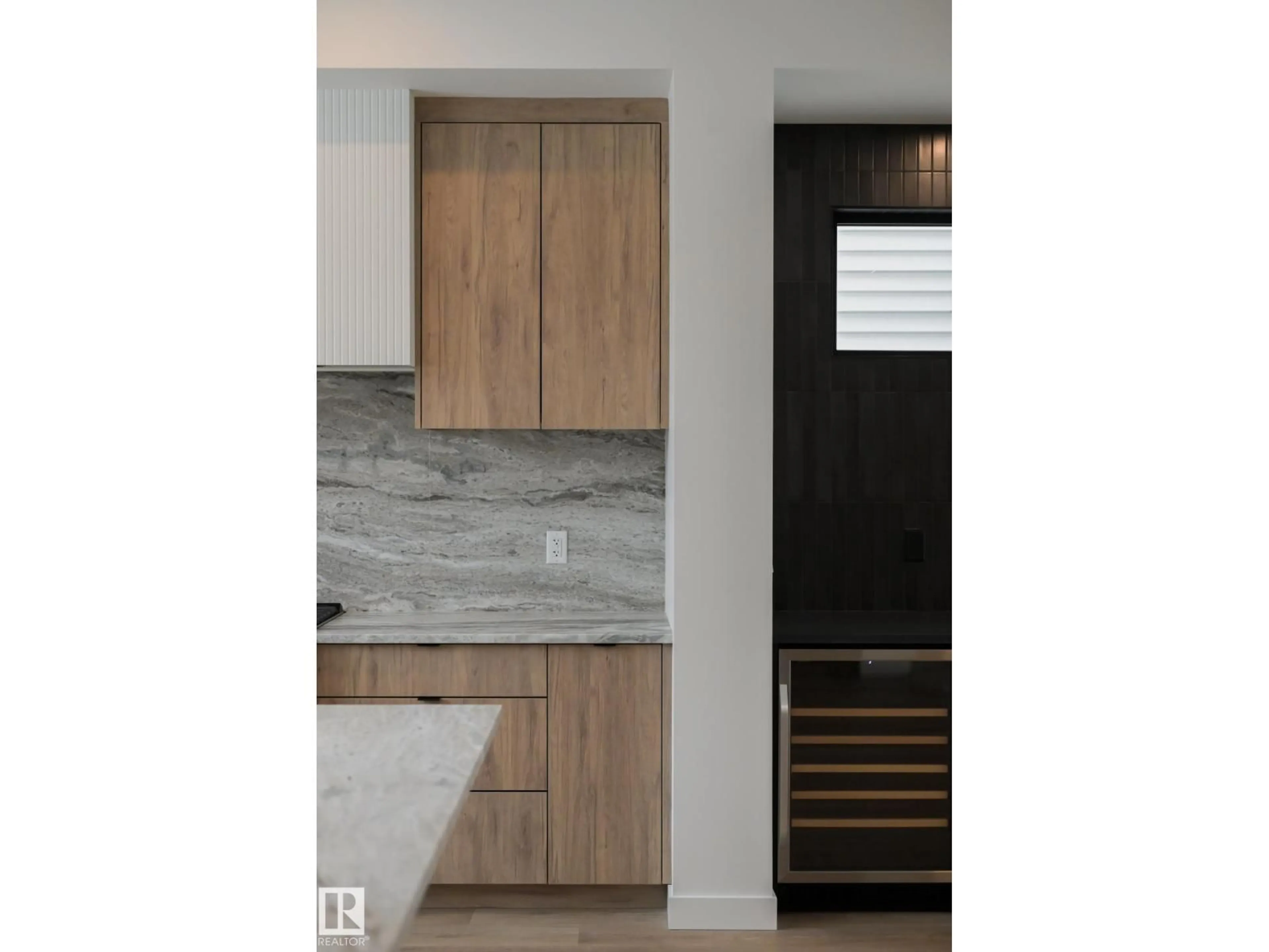 Contemporary kitchen, unknown for 9140 74 AV, Edmonton Alberta T6E1E1