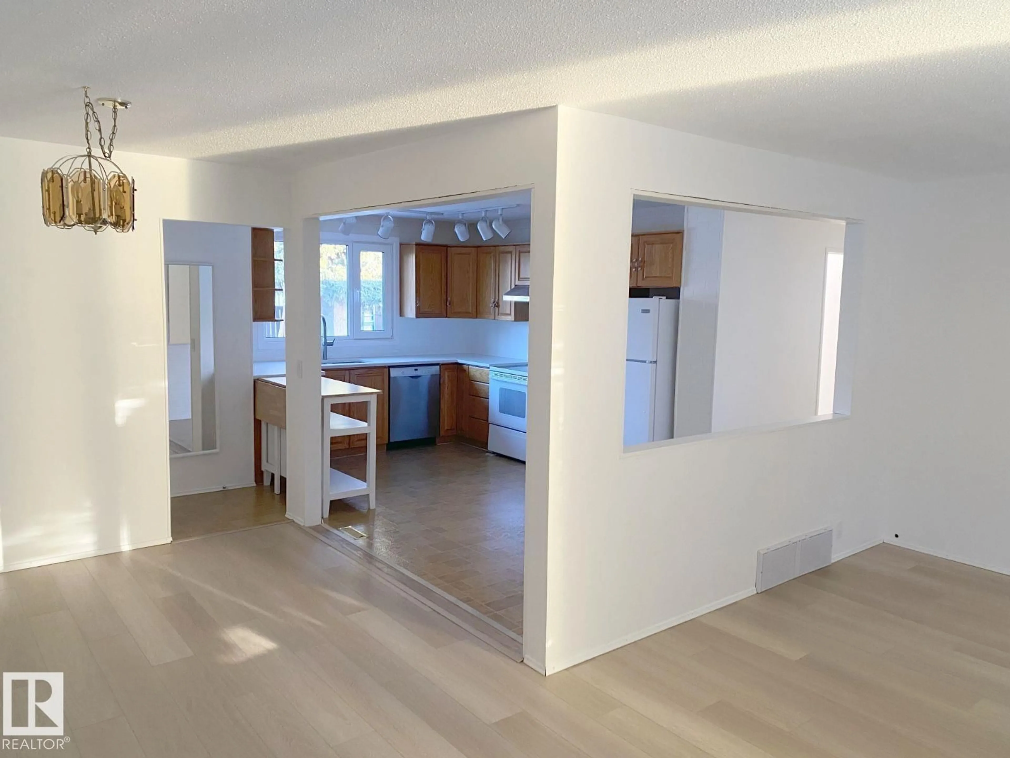 Open concept kitchen, floor is not visible for 55 MELROSE CR, Sherwood Park Alberta T8A3V2