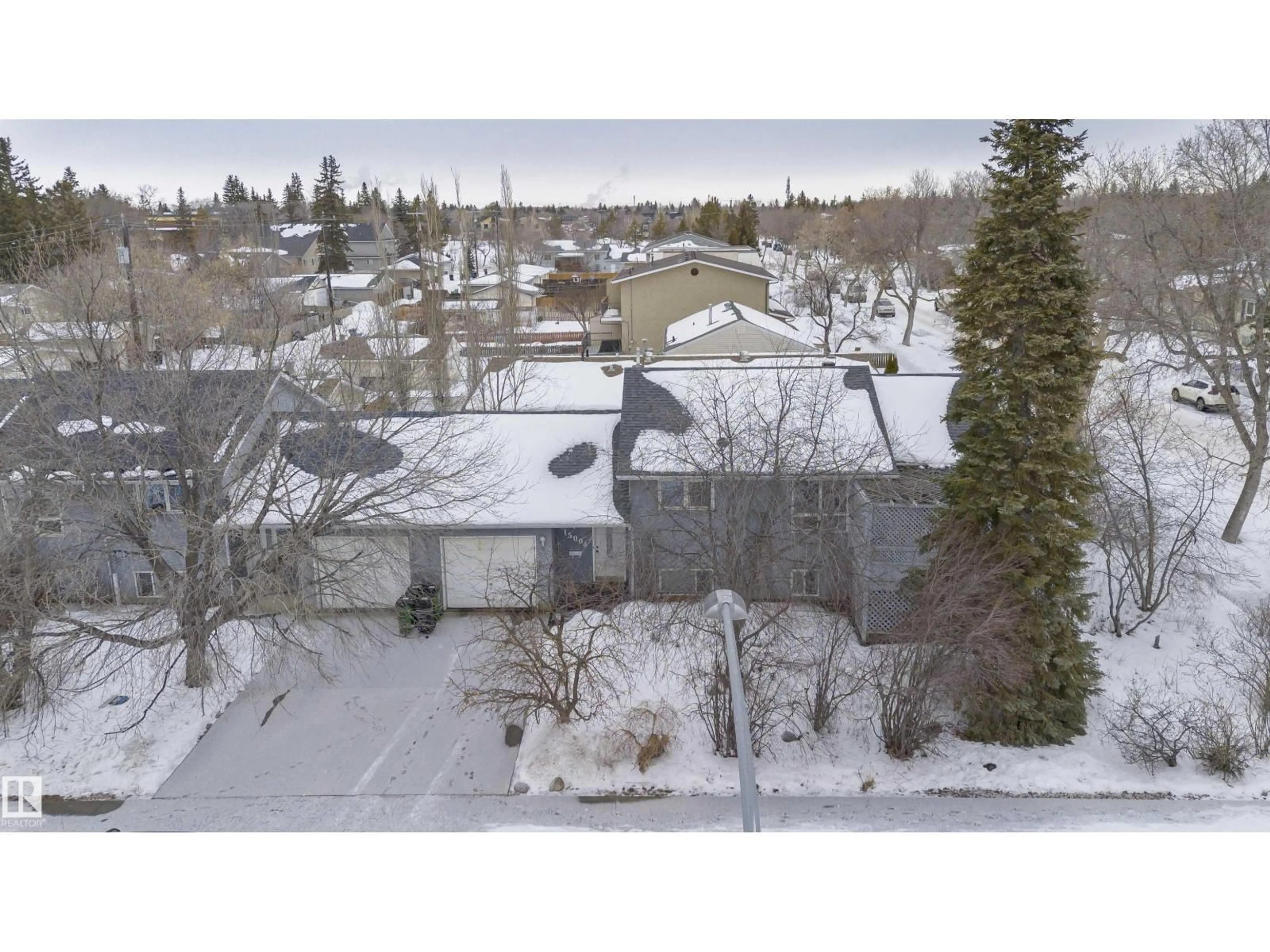 A pic from outside/outdoor area/front of a property/back of a property/a pic from drone, street for NW - 15004 103 AV, Edmonton Alberta T5P0N8
