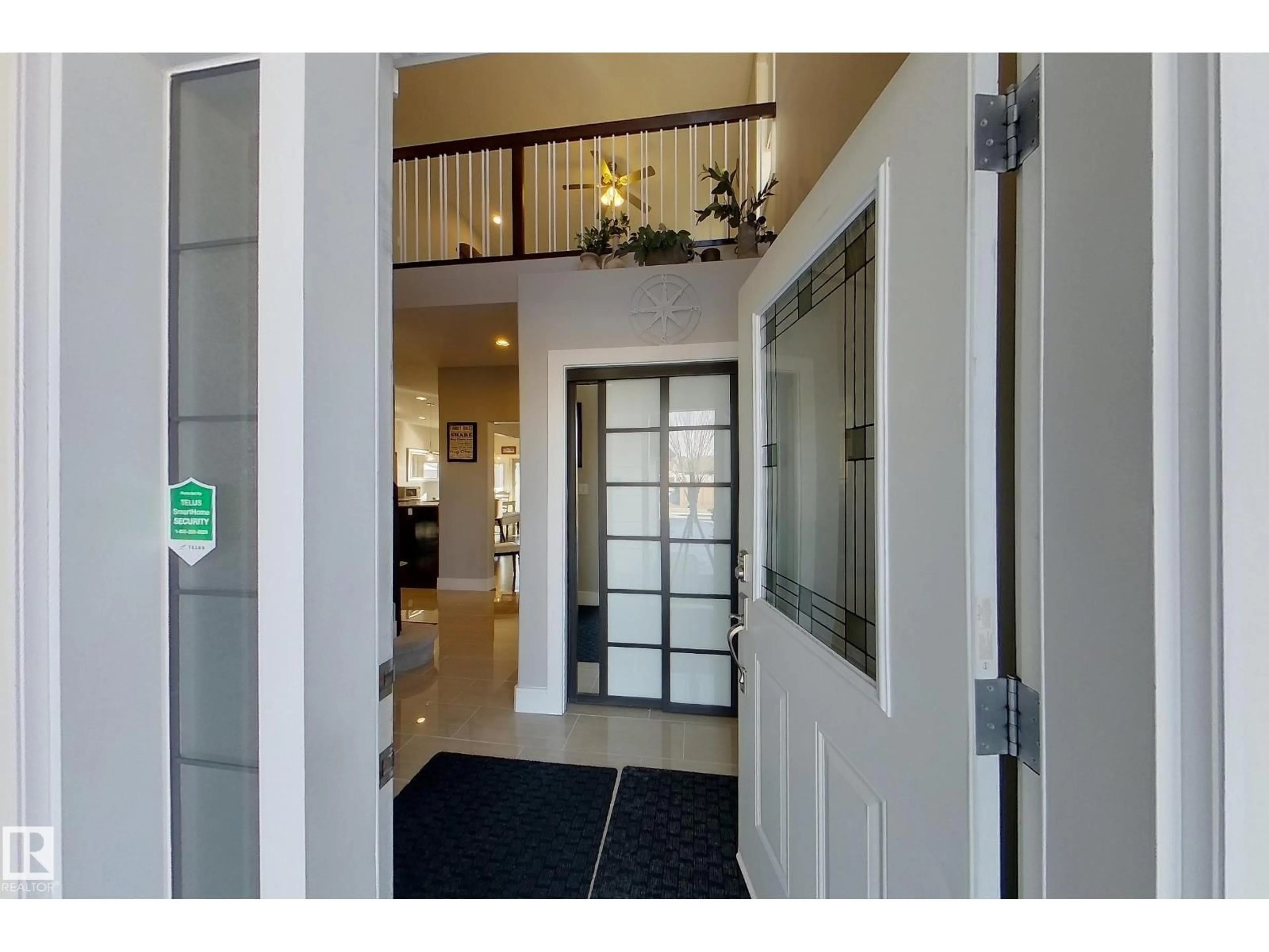 Indoor foyer for 10 SUMMERSTONE LN, Sherwood Park Alberta T8H0S9