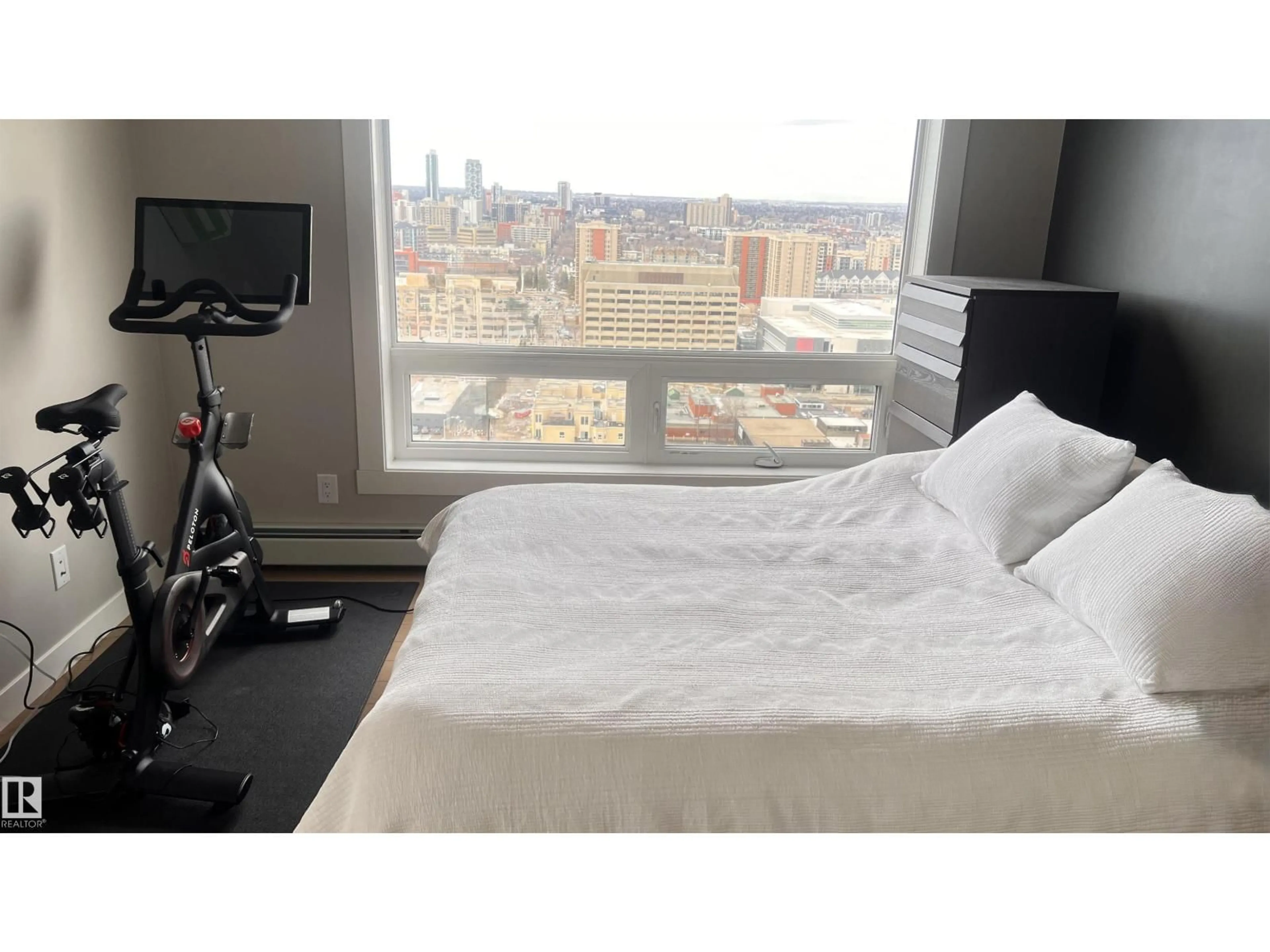 A pic of a room for 2004 - 10410 102 AV, Edmonton Alberta T5J0E9