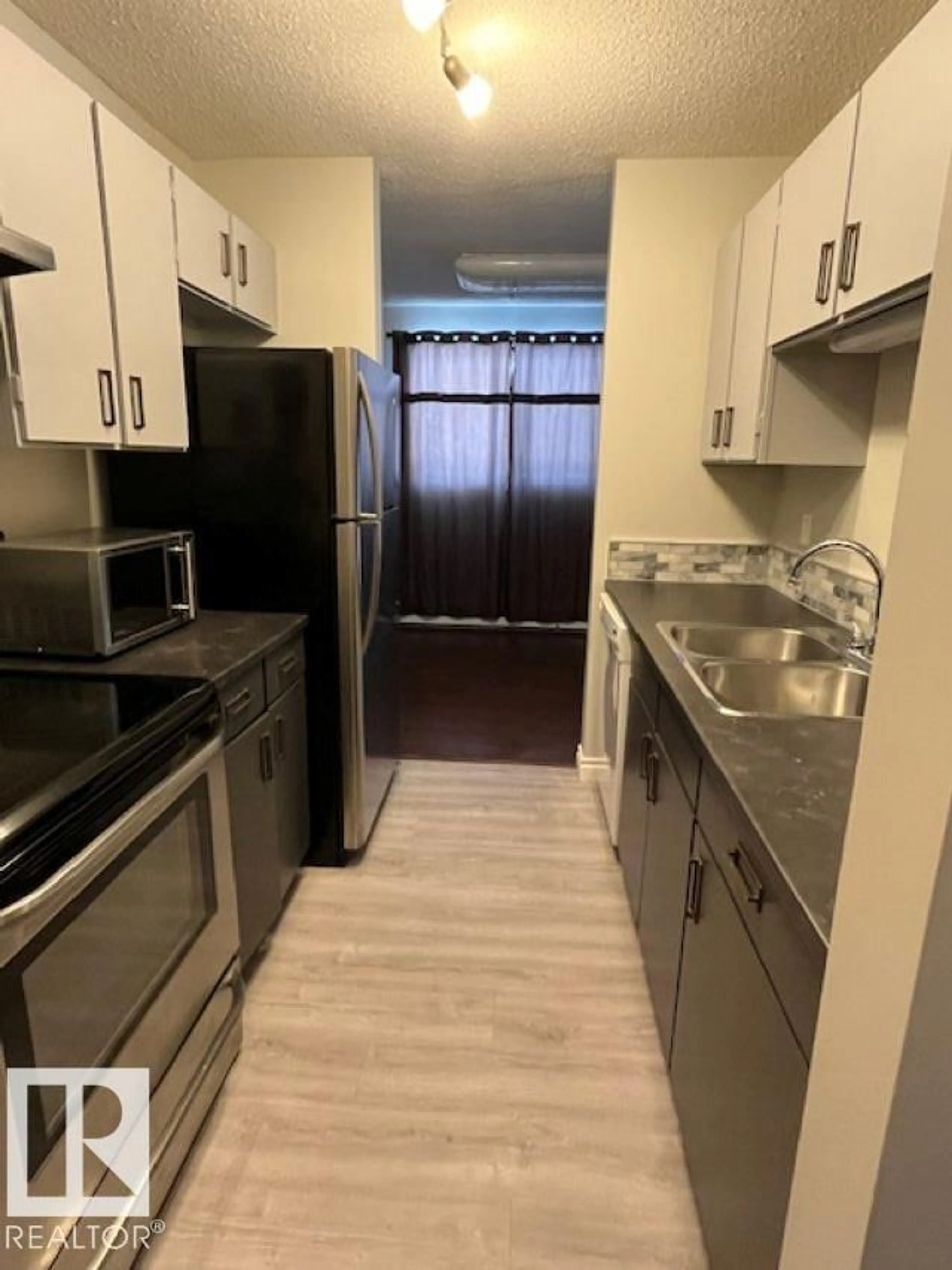 Standard kitchen, unknown for #4 - 10836 116 ST, Edmonton Alberta T5H3M3