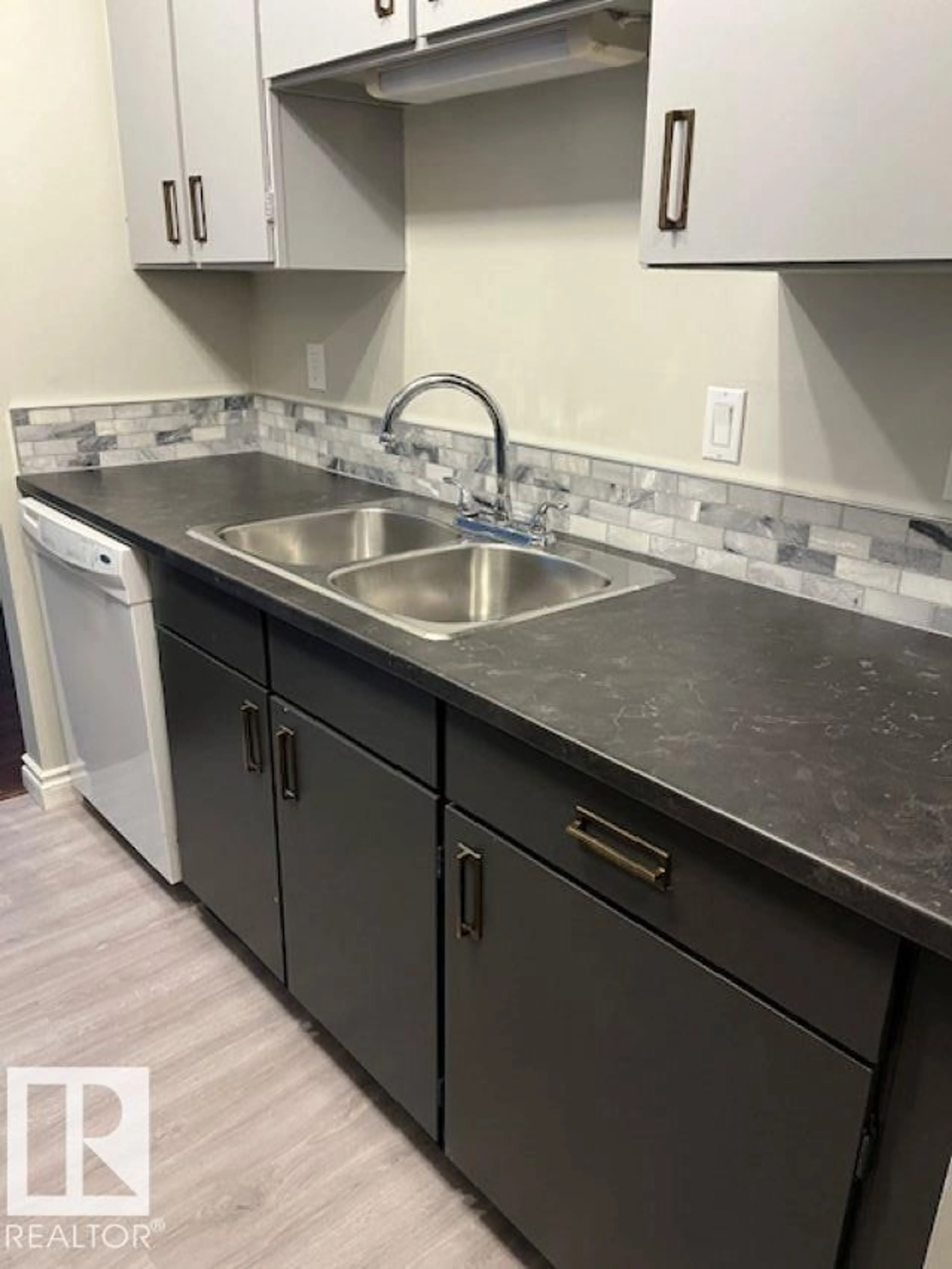 Standard kitchen, unknown for #4 - 10836 116 ST, Edmonton Alberta T5H3M3