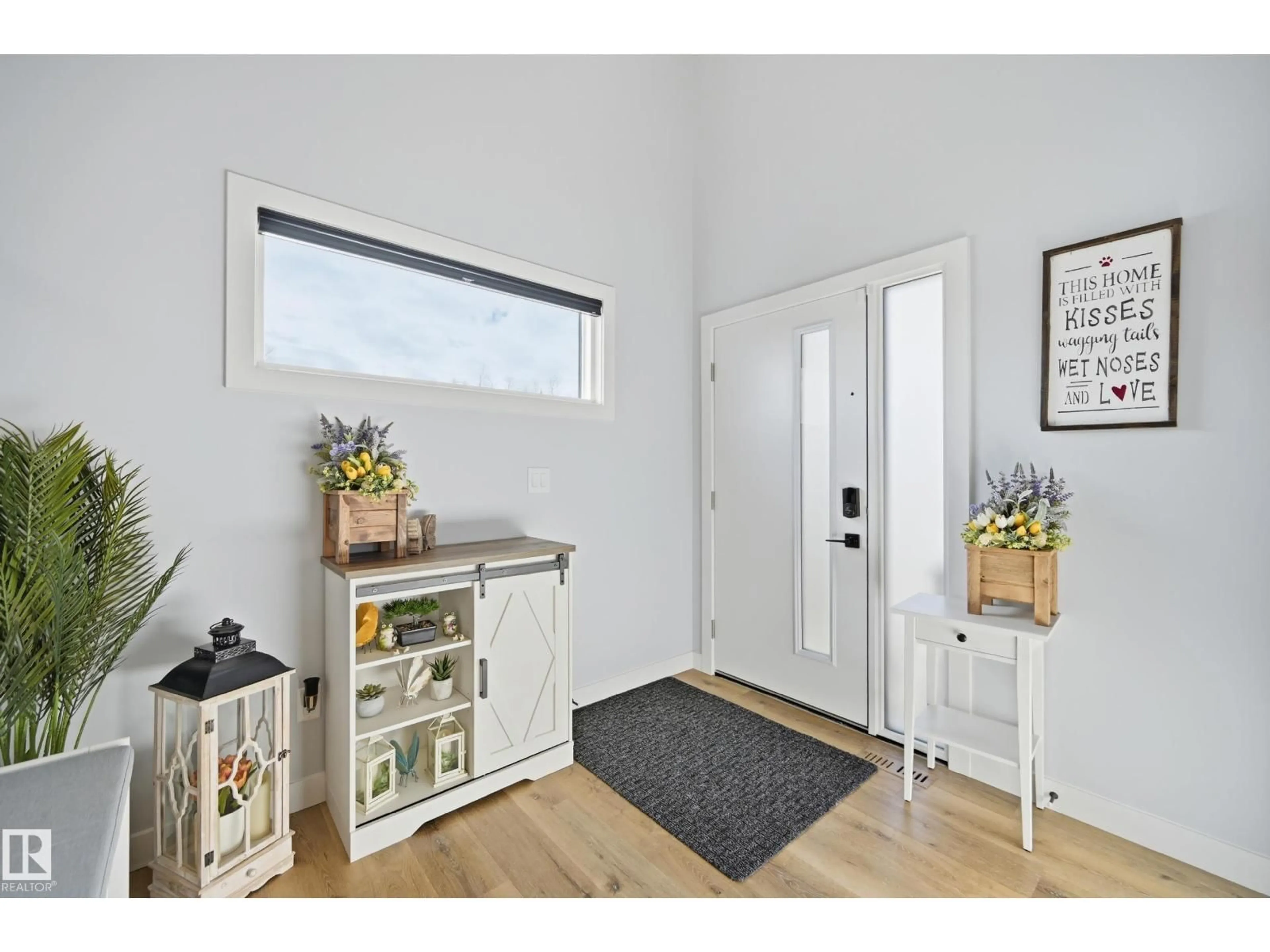 Indoor entryway for 16 REDWING WD, St. Albert Alberta T8N7X3