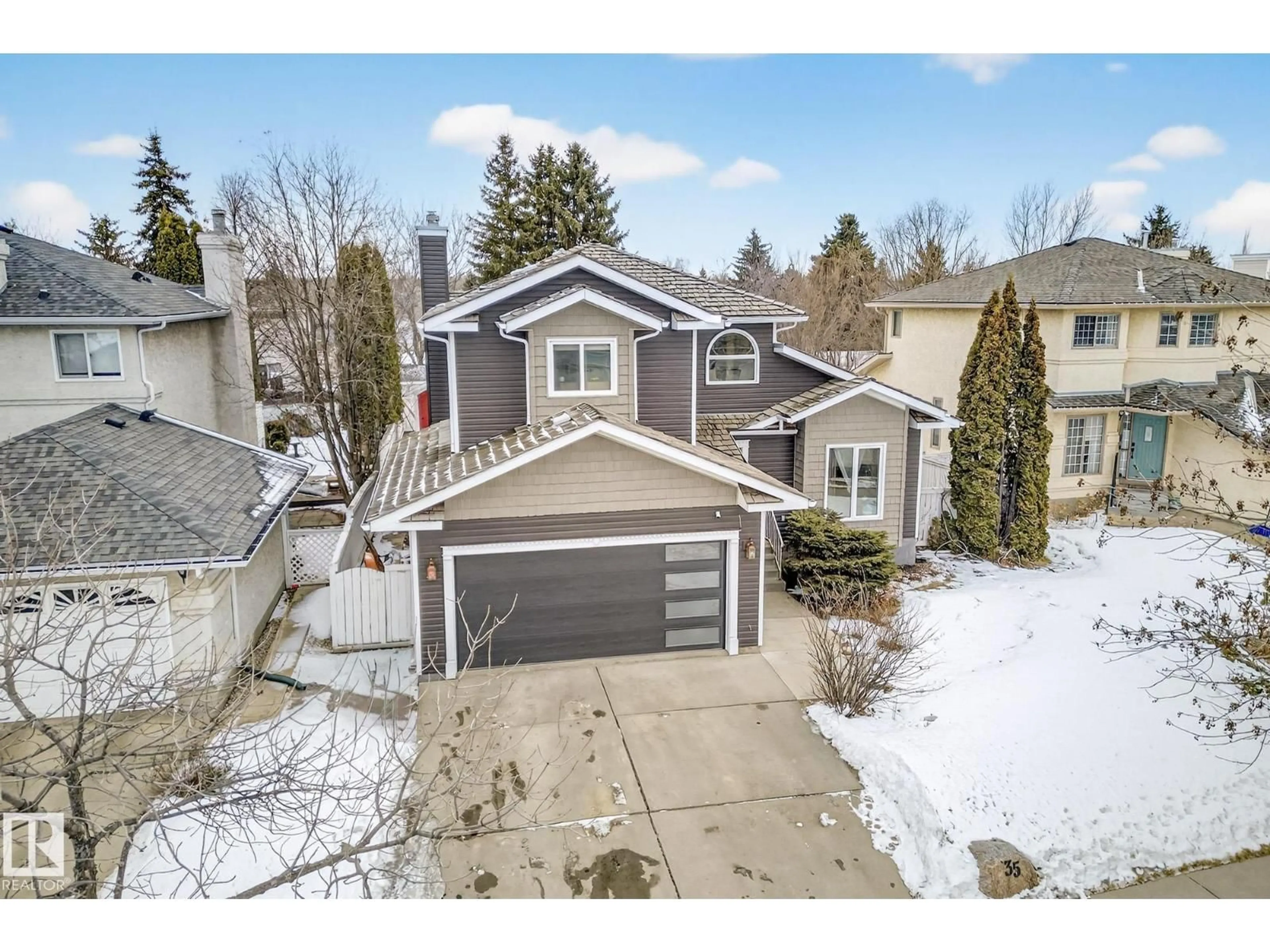 A pic from outside/outdoor area/front of a property/back of a property/a pic from drone, street for 35 NOTTINGHAM BV, Sherwood Park Alberta T8A5M4