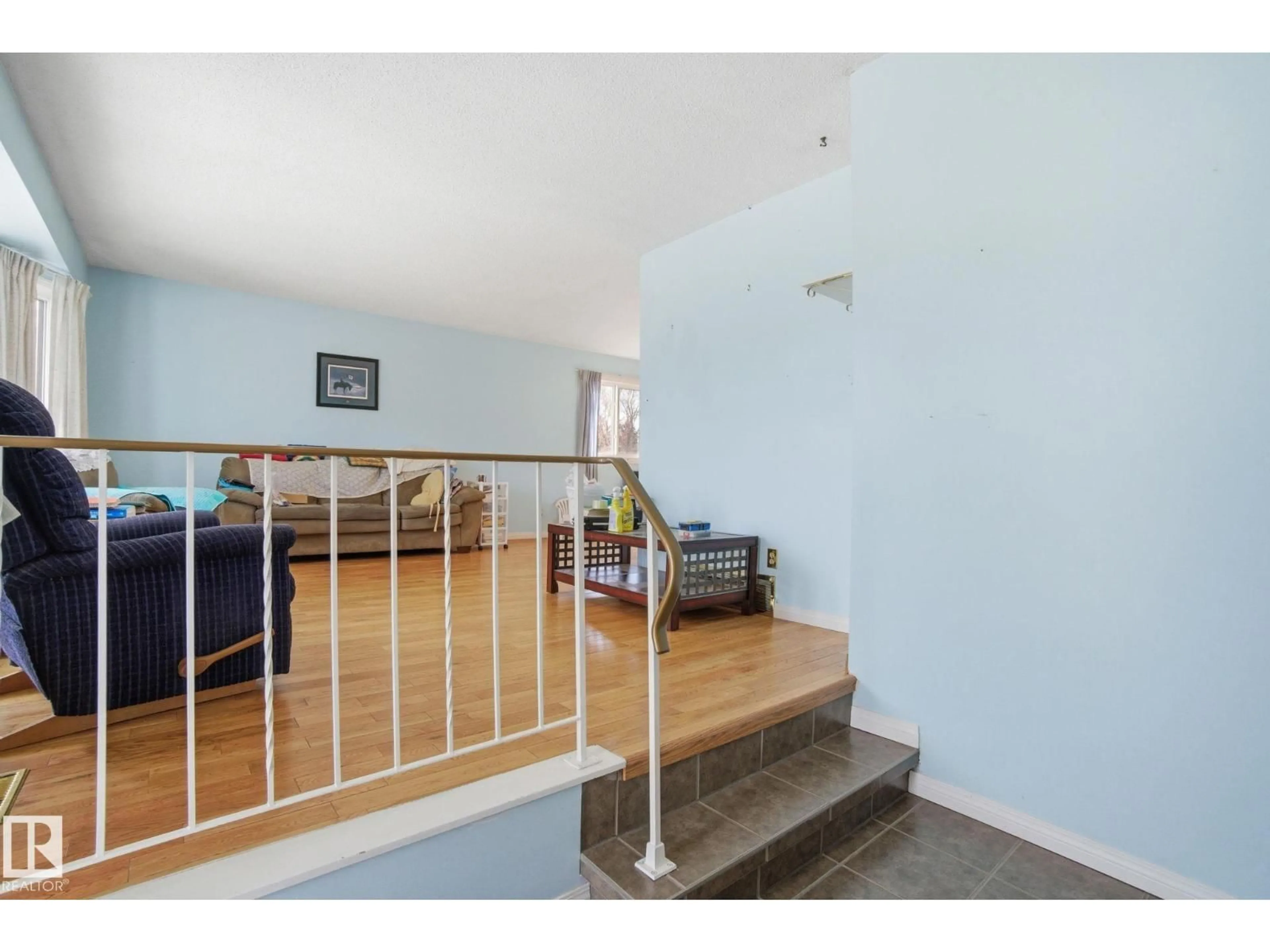 Indoor foyer for 82 WINDERMERE DR, Spruce Grove Alberta T7X1N7