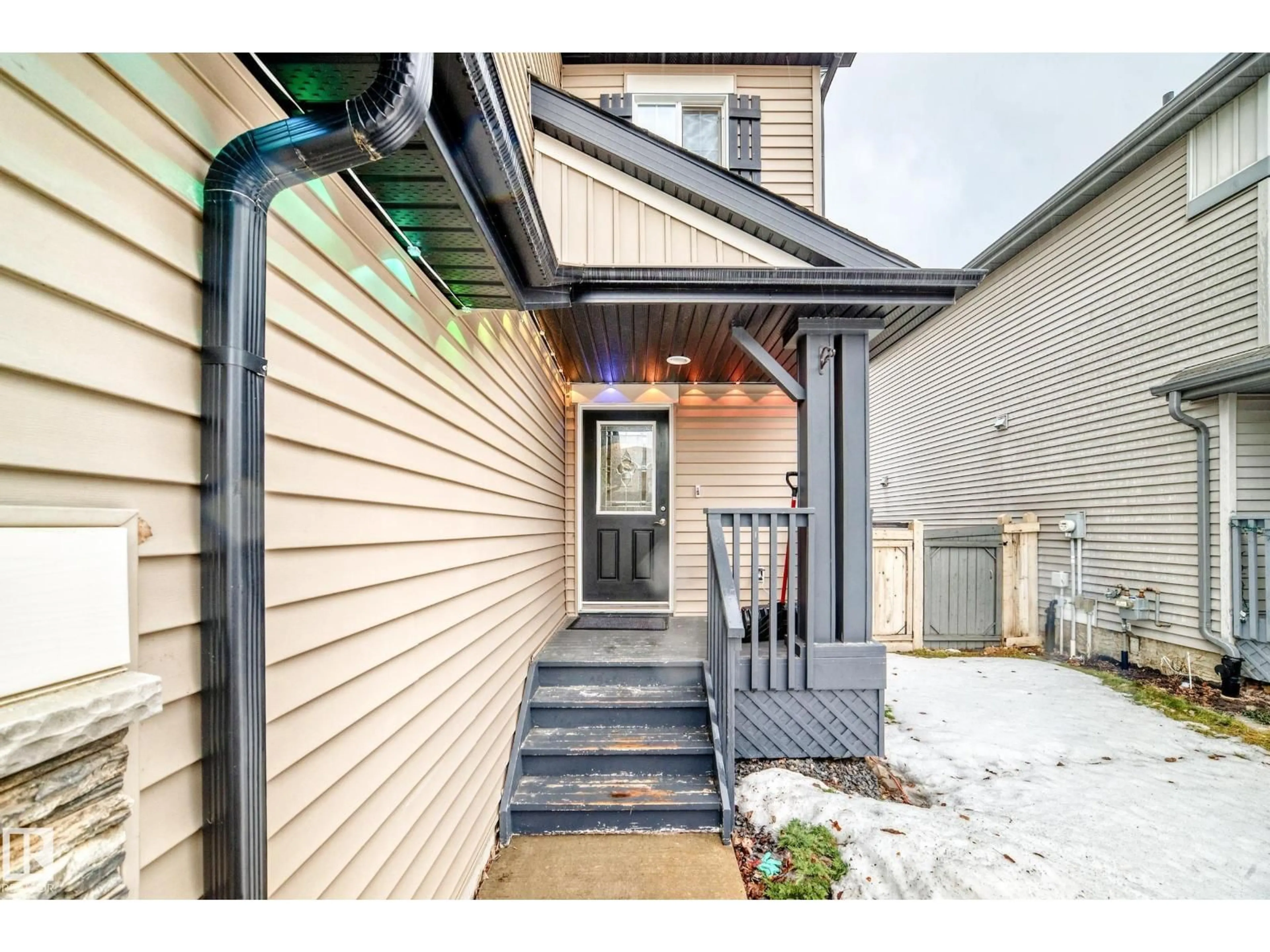 Unknown for 1724 64 ST, Edmonton Alberta T6X0M8