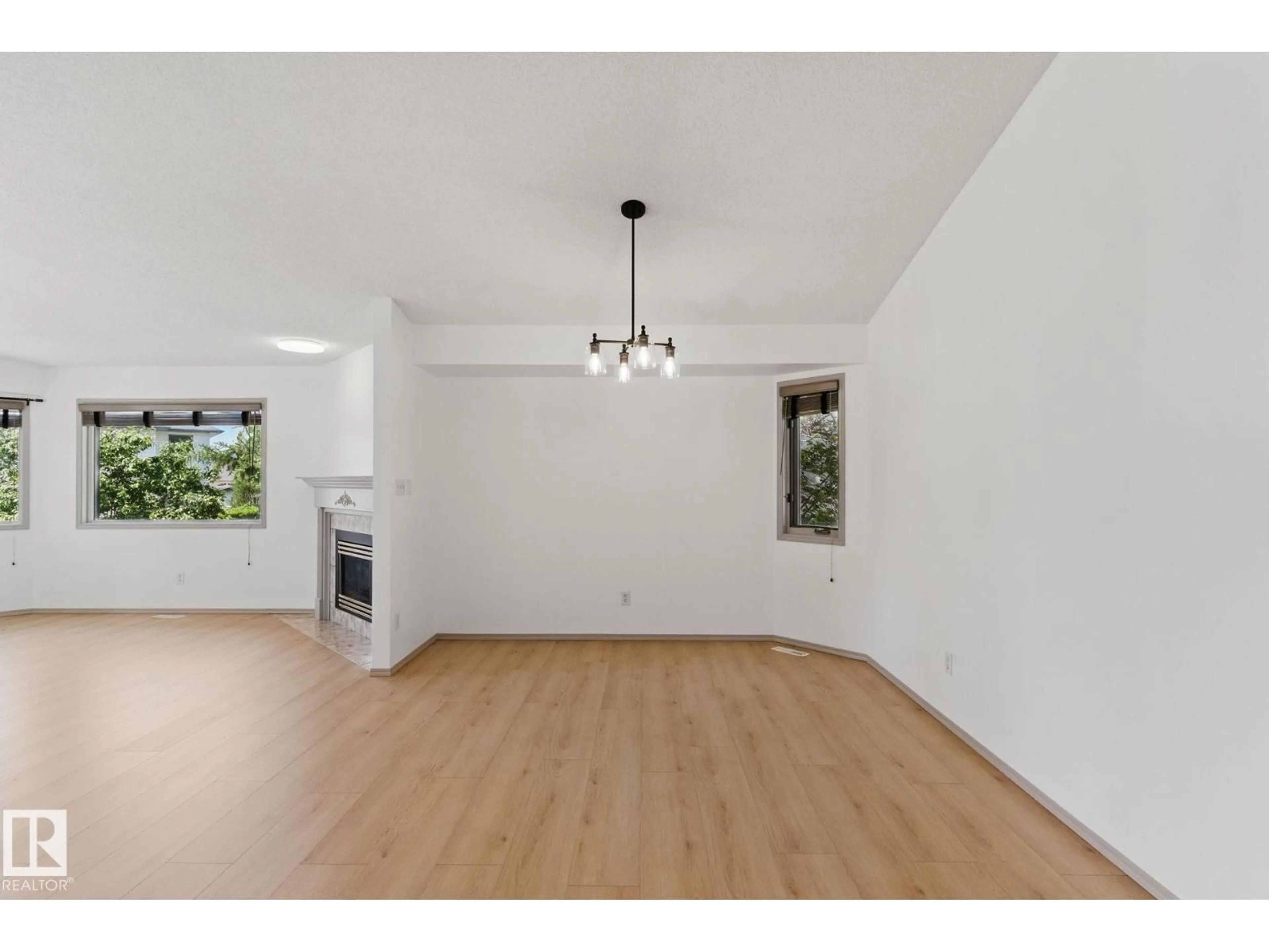 A pic of a room for 9971 178 AV, Edmonton Alberta T5X5X2