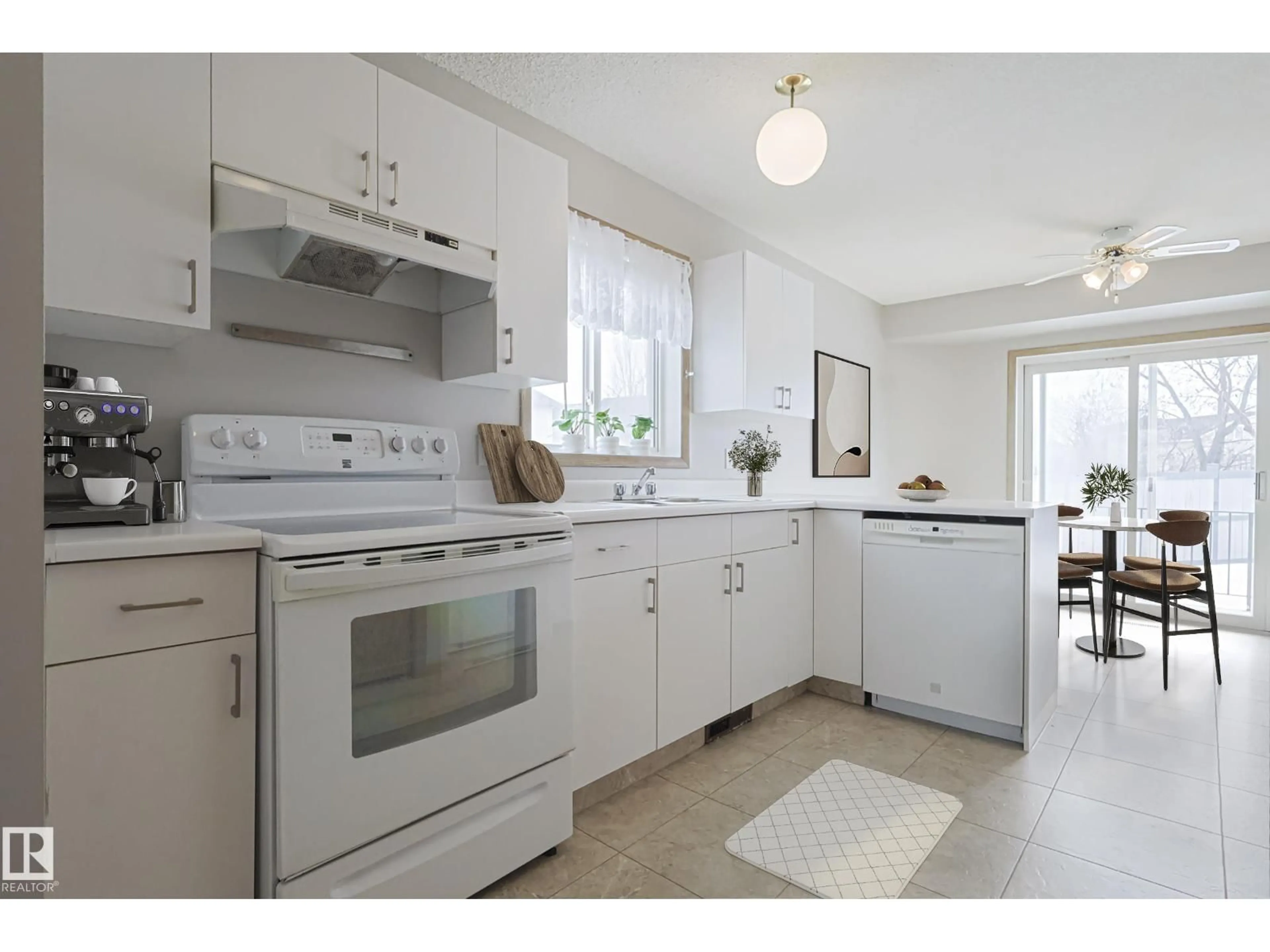Standard kitchen, unknown for 15 - 11 RITCHIE WY, Sherwood Park Alberta T8A5T3