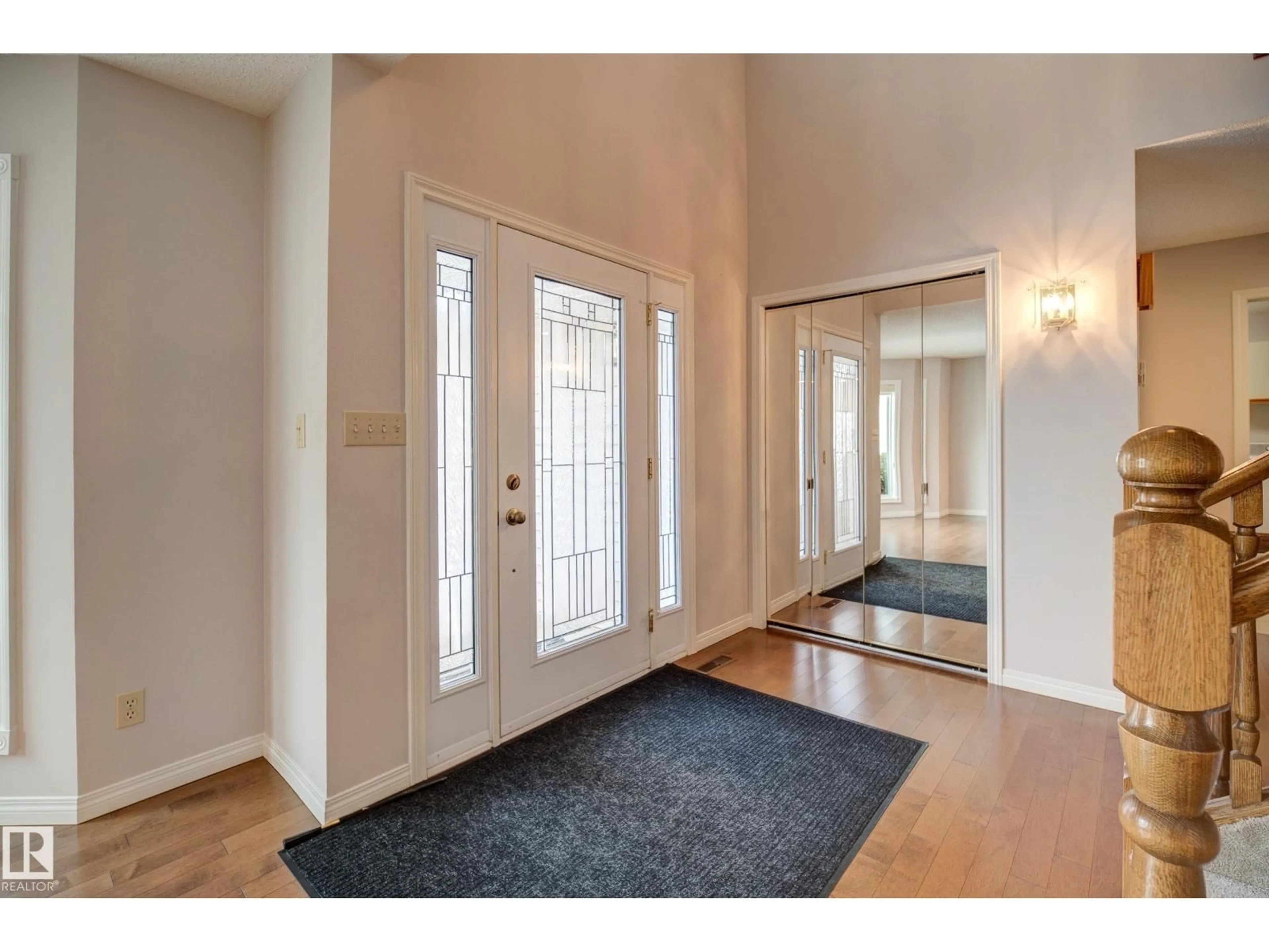 Indoor entryway for 237 BULYEA RD, Edmonton Alberta T6R1X7