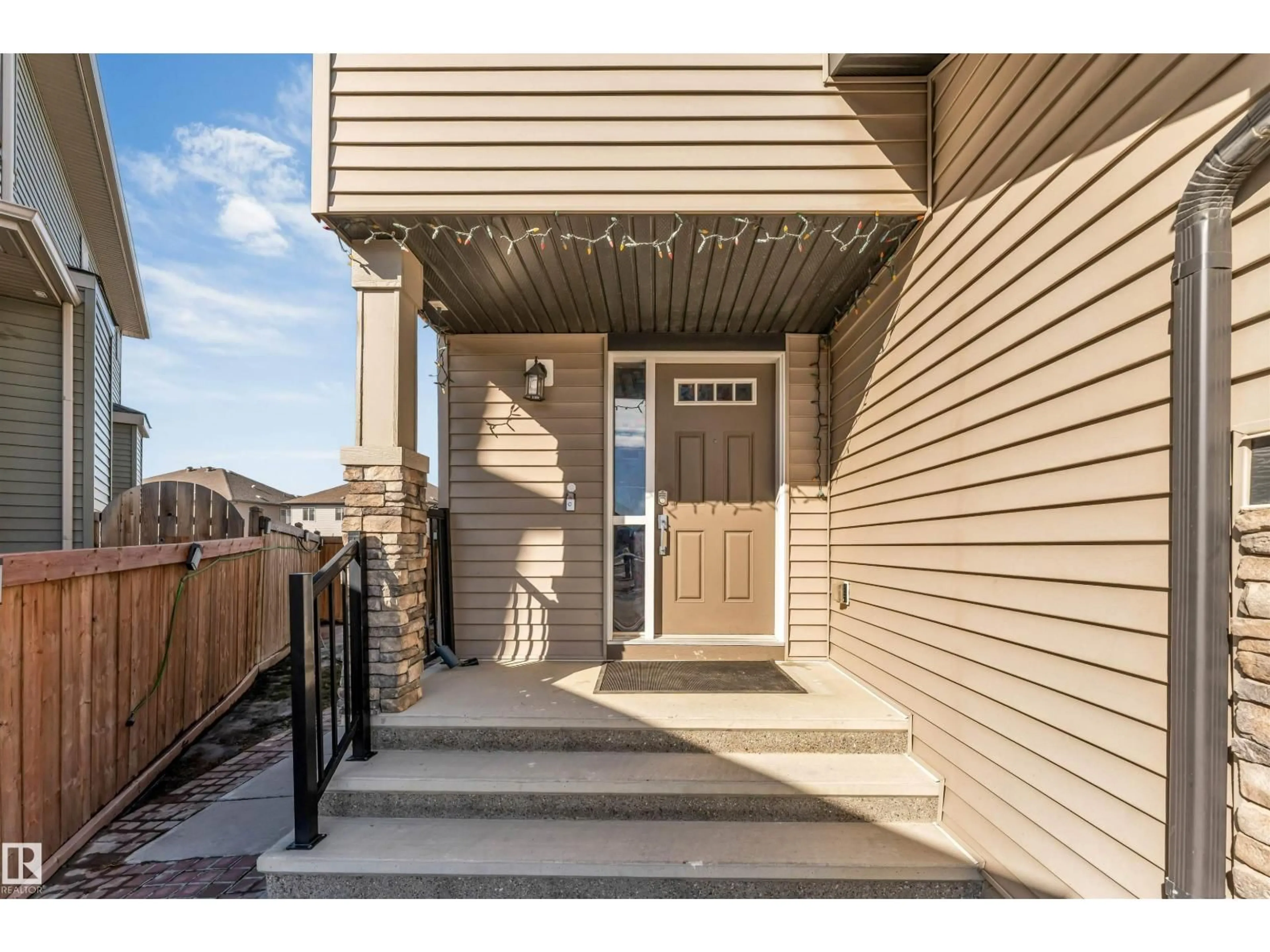 Unknown for 2244 21 AV, Edmonton Alberta T6T0Y9