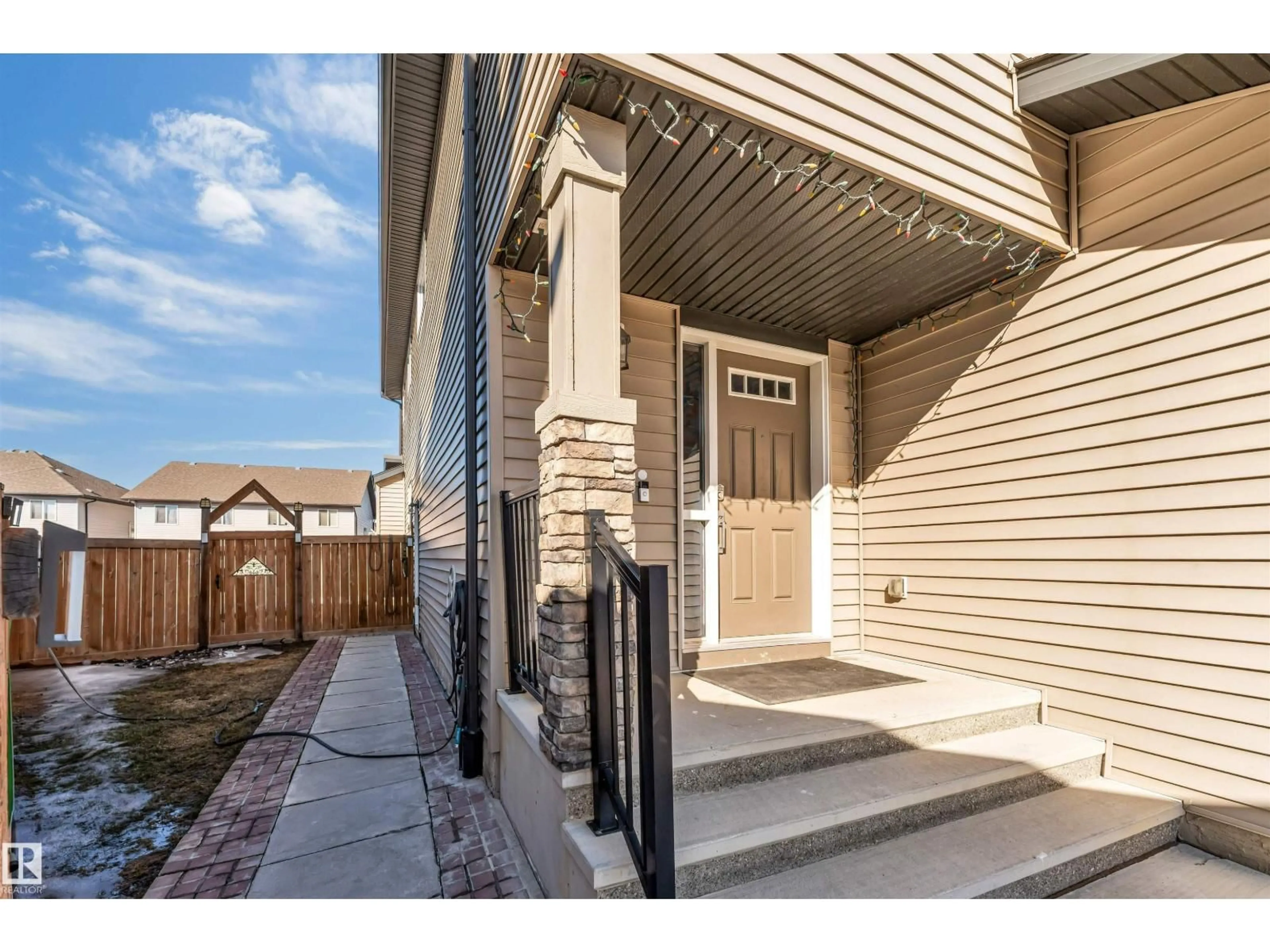 Unknown for 2244 21 AV, Edmonton Alberta T6T0Y9