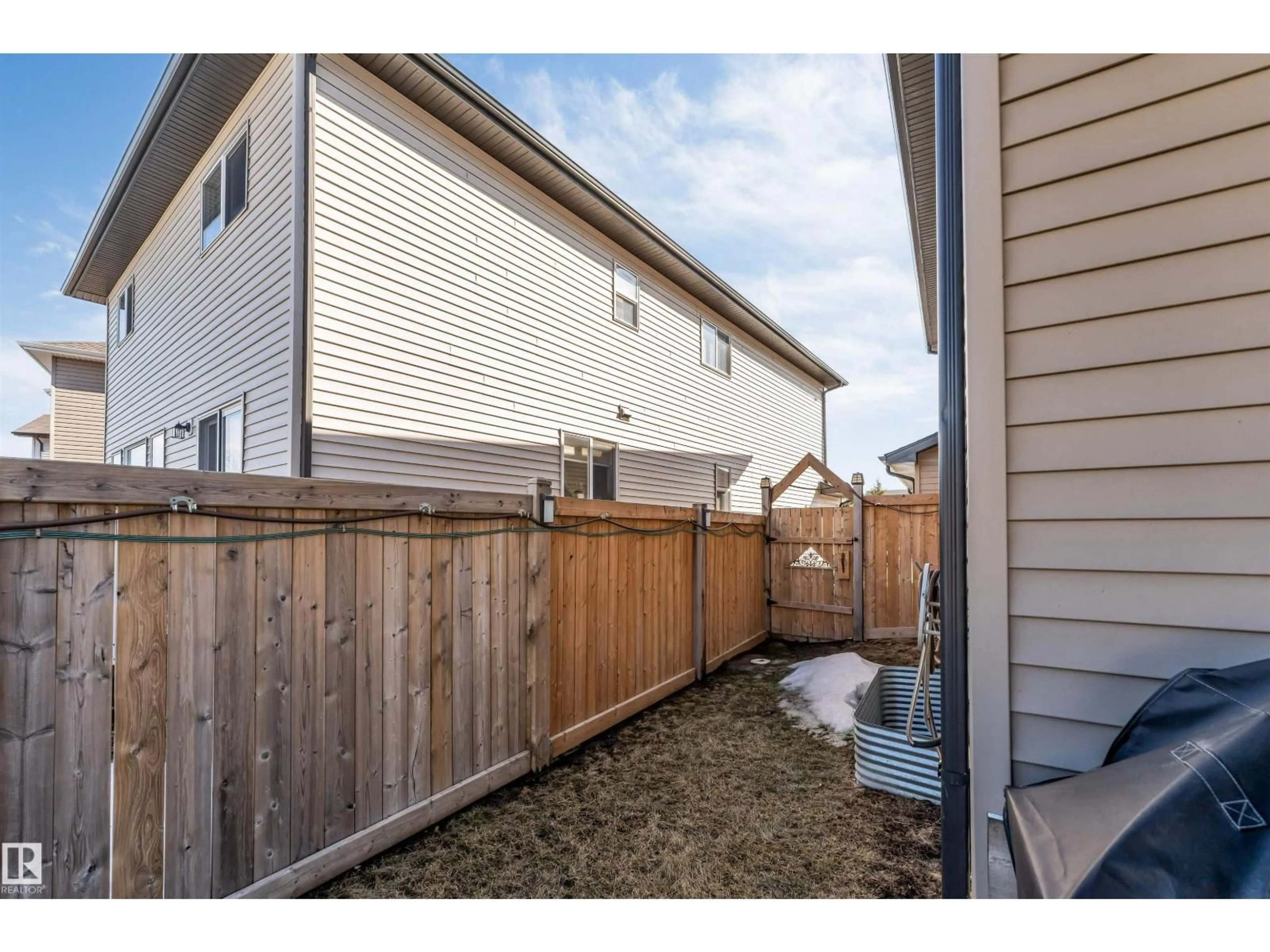 Unknown for 2244 21 AV, Edmonton Alberta T6T0Y9