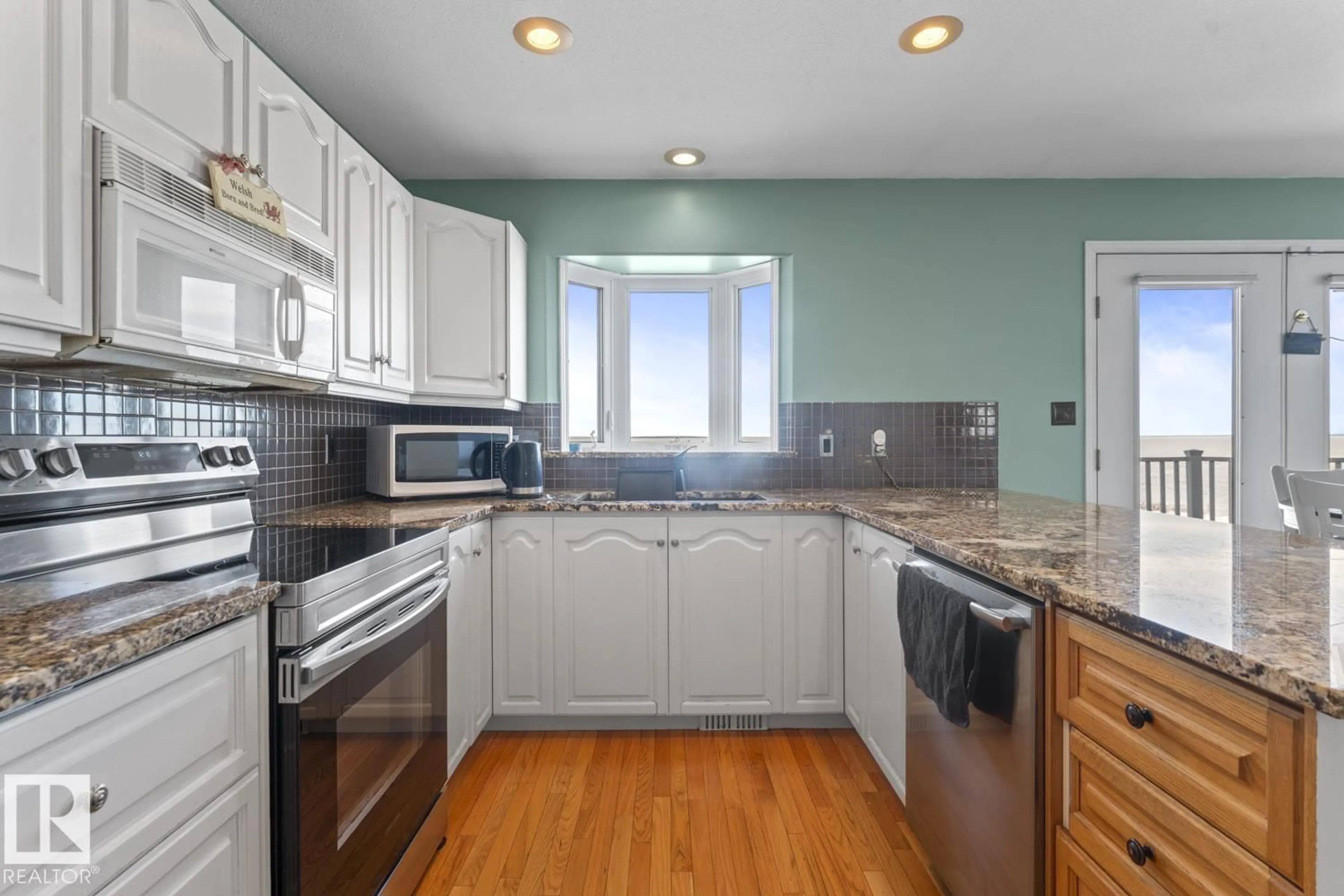Standard kitchen, unknown for 1805 1 AV, Cold Lake Alberta T9M1B5