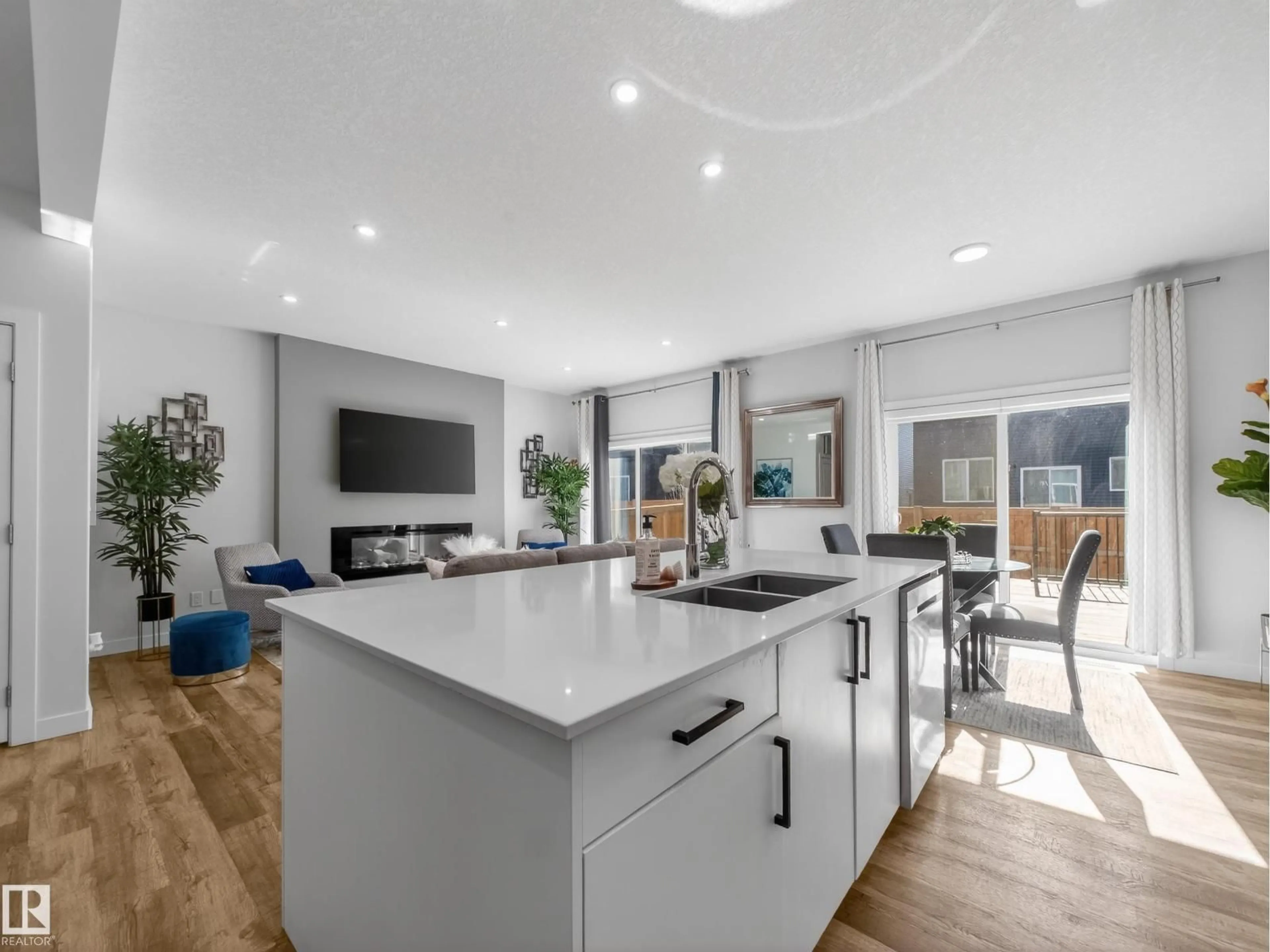 Open concept kitchen, unknown for 5546 KOOTOOK RD, Edmonton Alberta T6W4W1