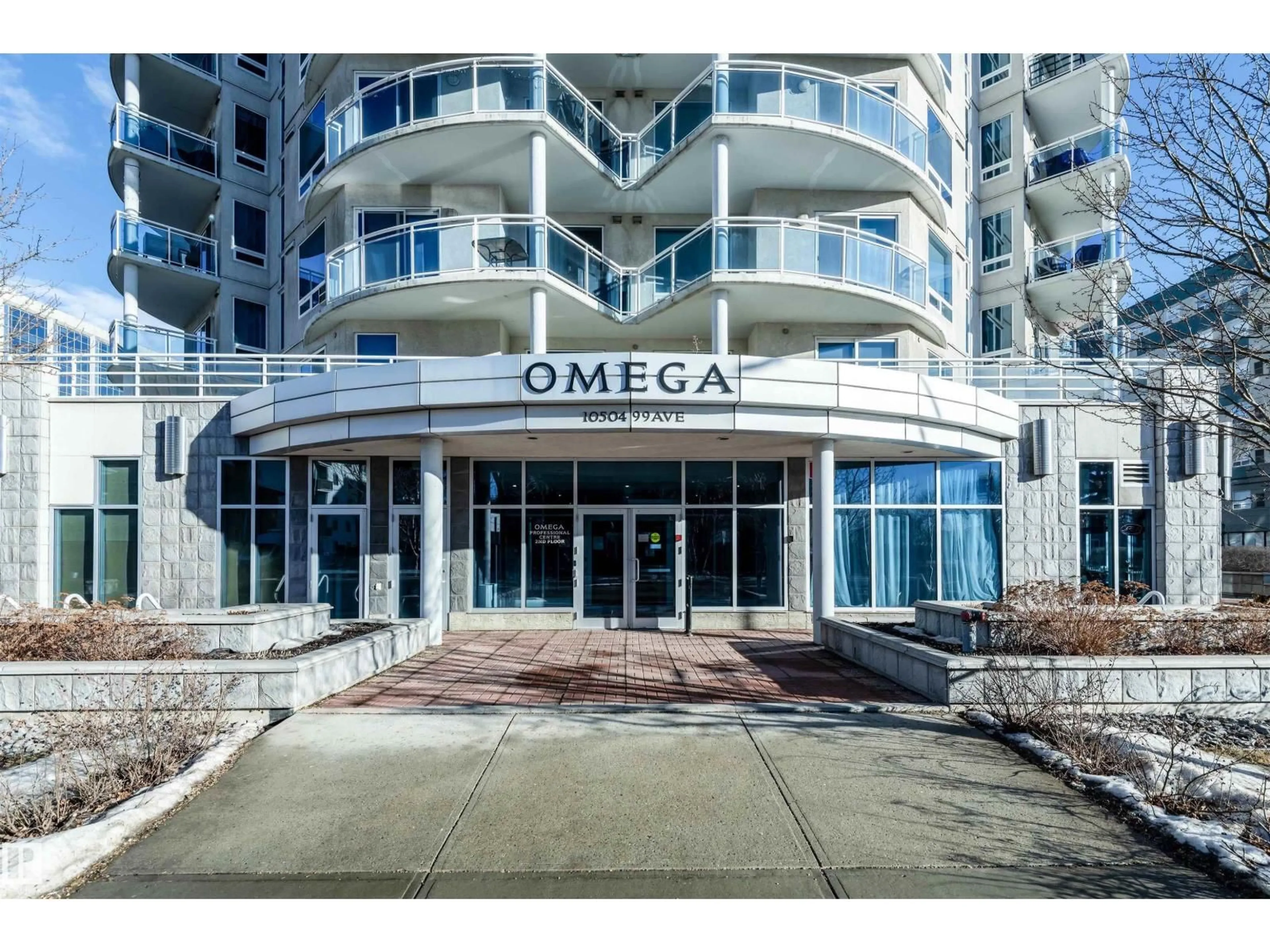 Indoor foyer for 601 - 10504 99 AV, Edmonton Alberta T5K1B2