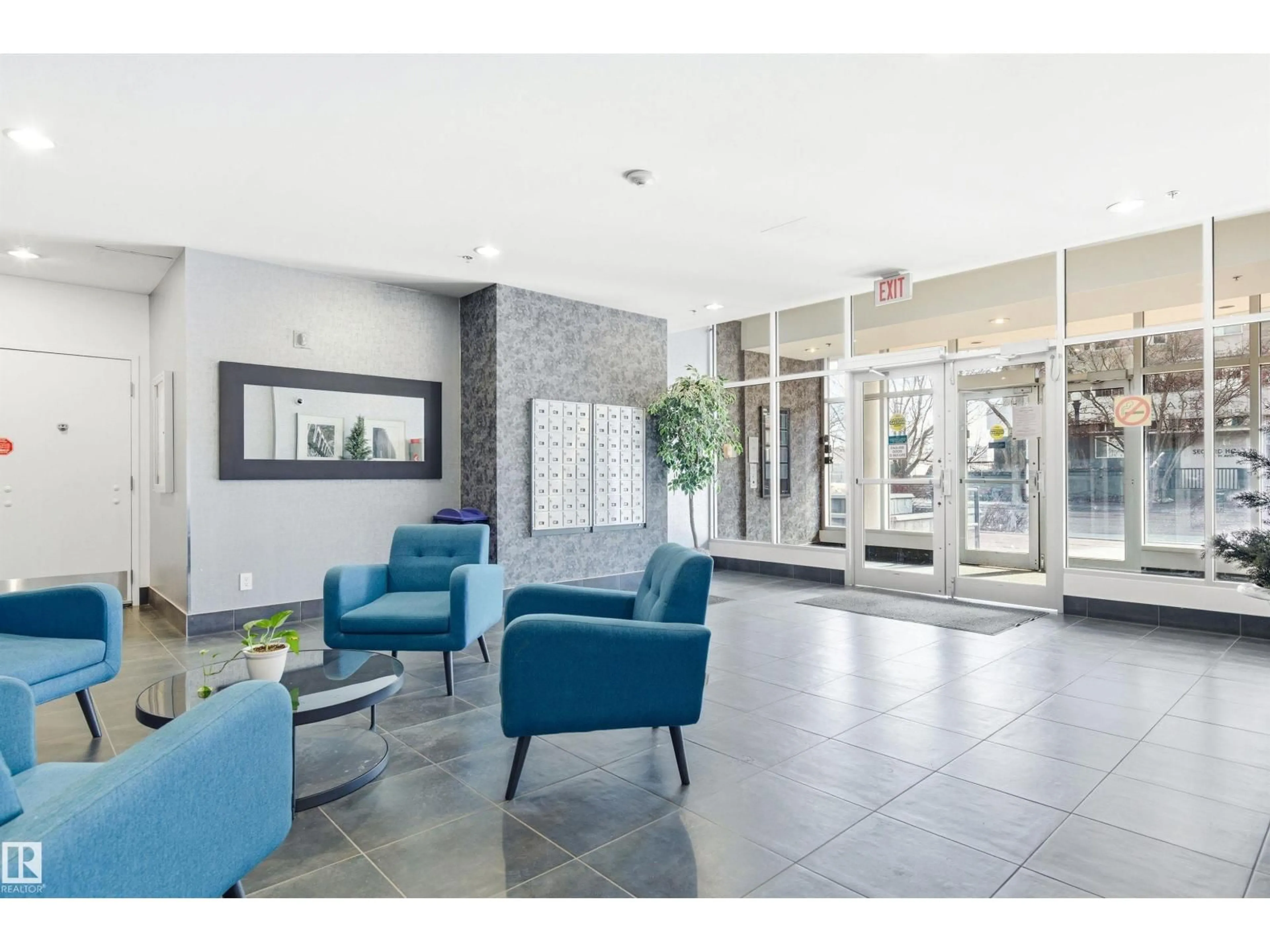 Lobby for 601 - 10504 99 AV, Edmonton Alberta T5K1B2