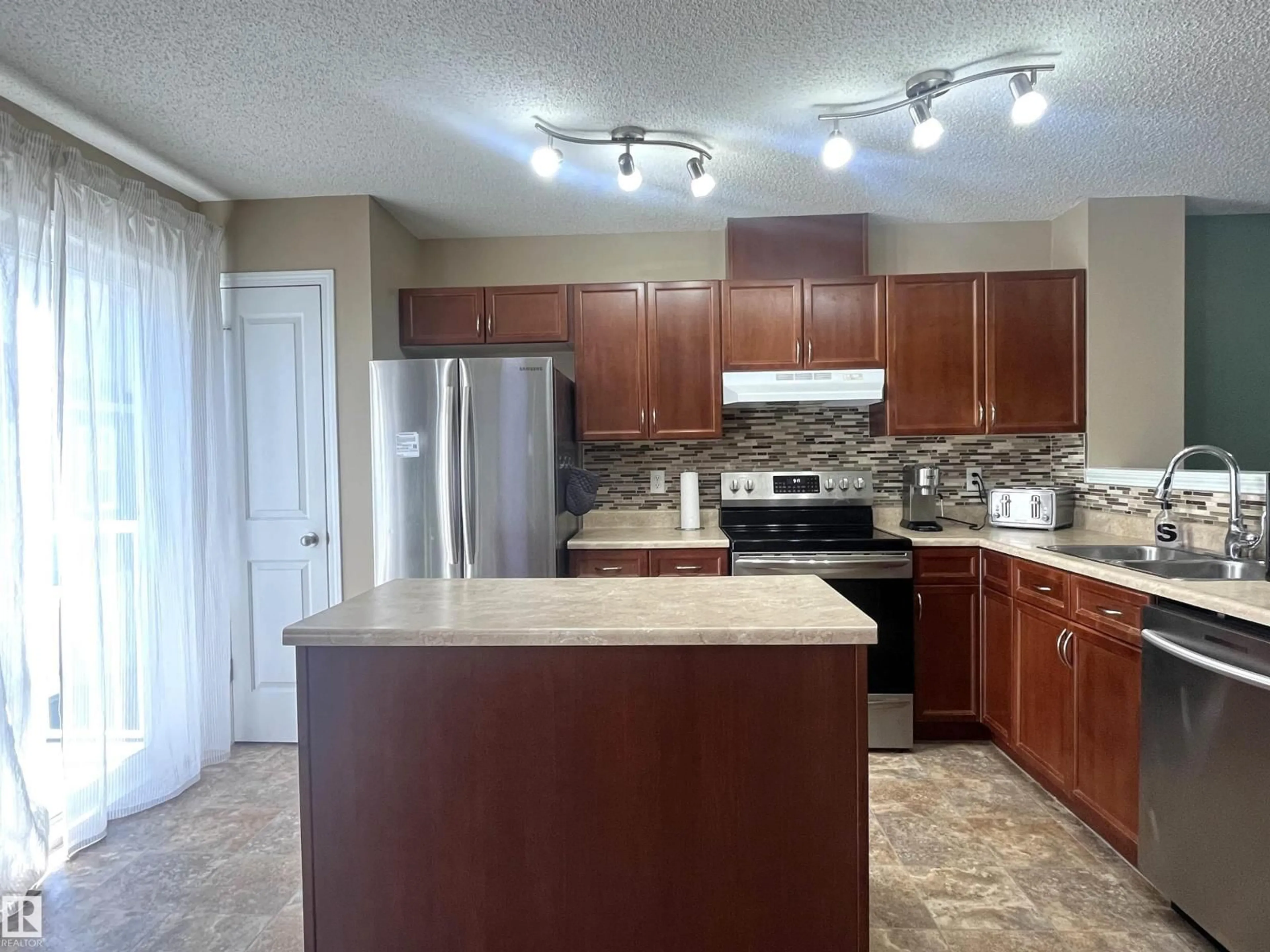 Unknown for 5604 - 177 199 ST, Edmonton Alberta T6M2Z9