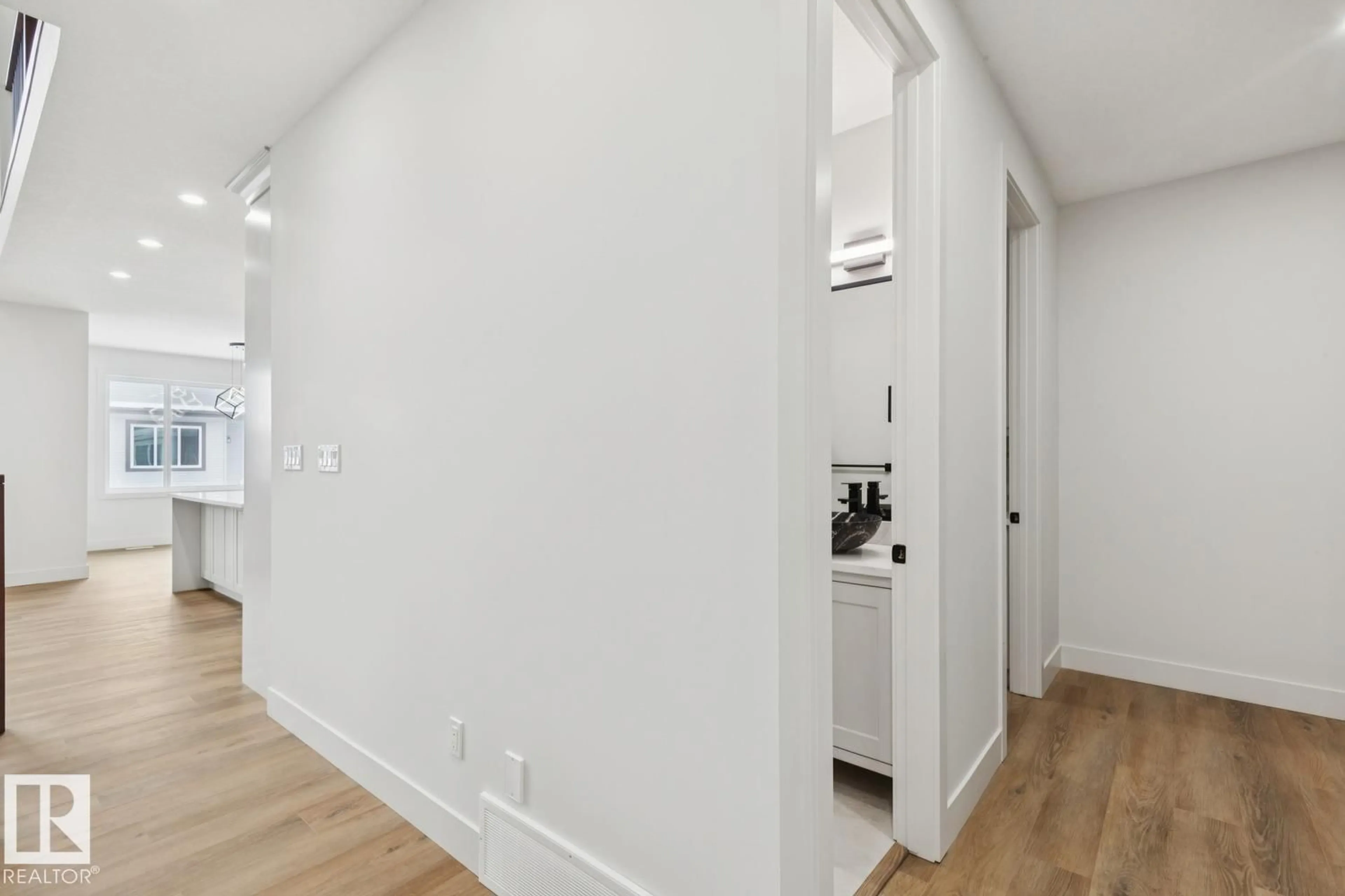 Unknown for 3529 42 AV, Beaumont Alberta T4X3G4