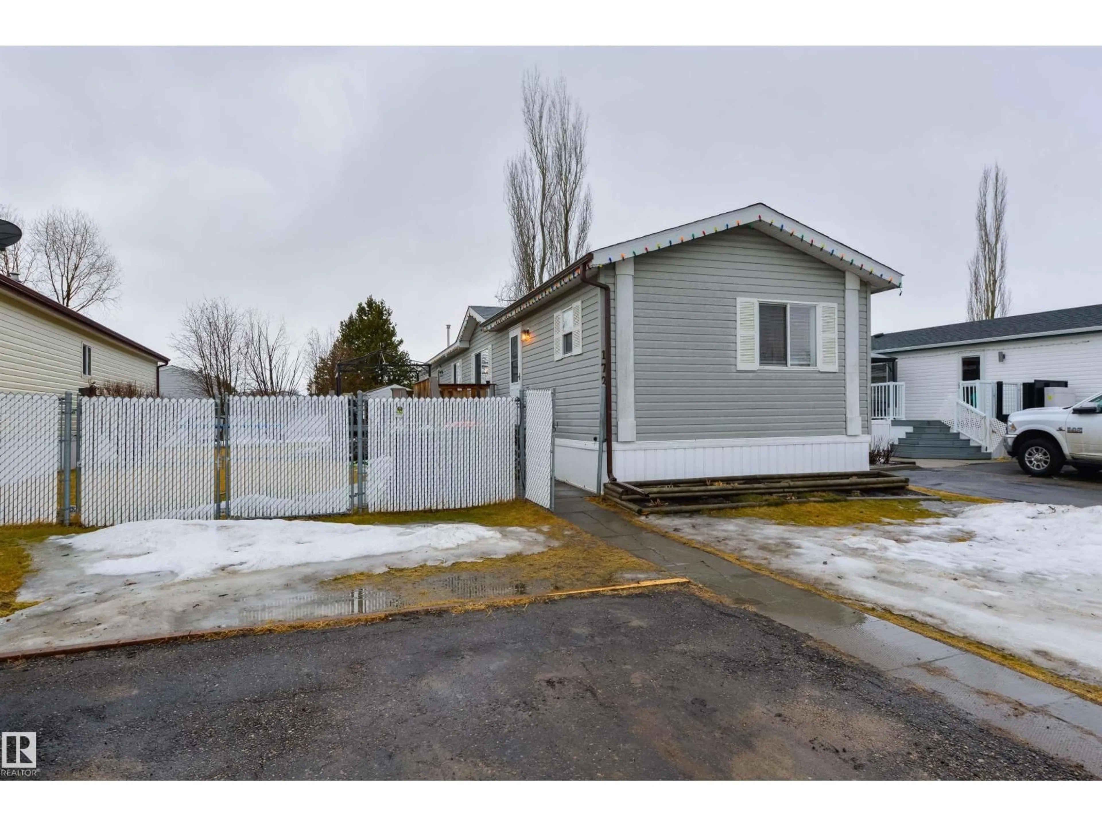 Shed for 172 3400 48 ST, Stony Plain Alberta T7Z1S1