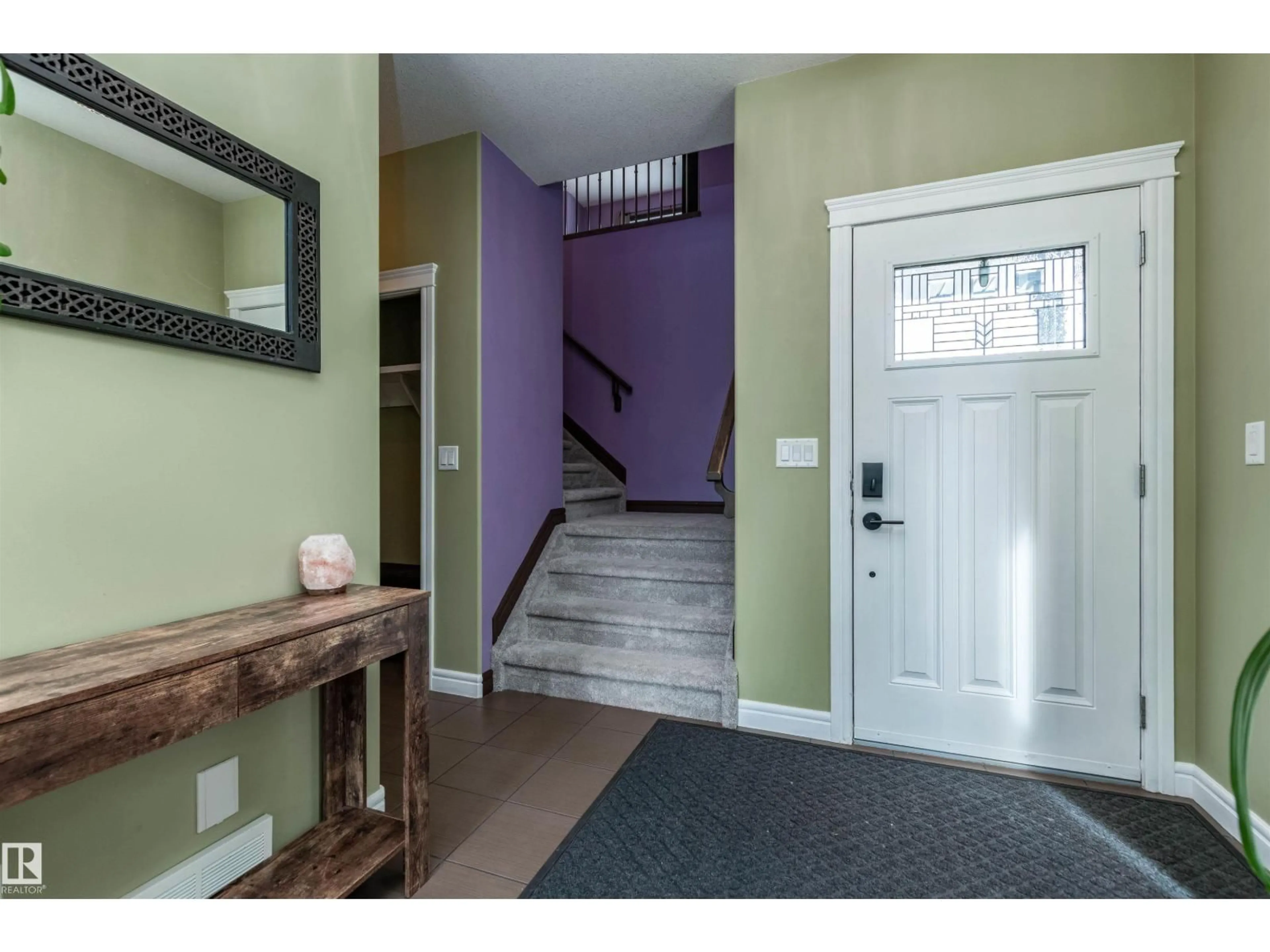 Indoor entryway for 29 CYPRESS LI, Fort Saskatchewan Alberta T8L0H2