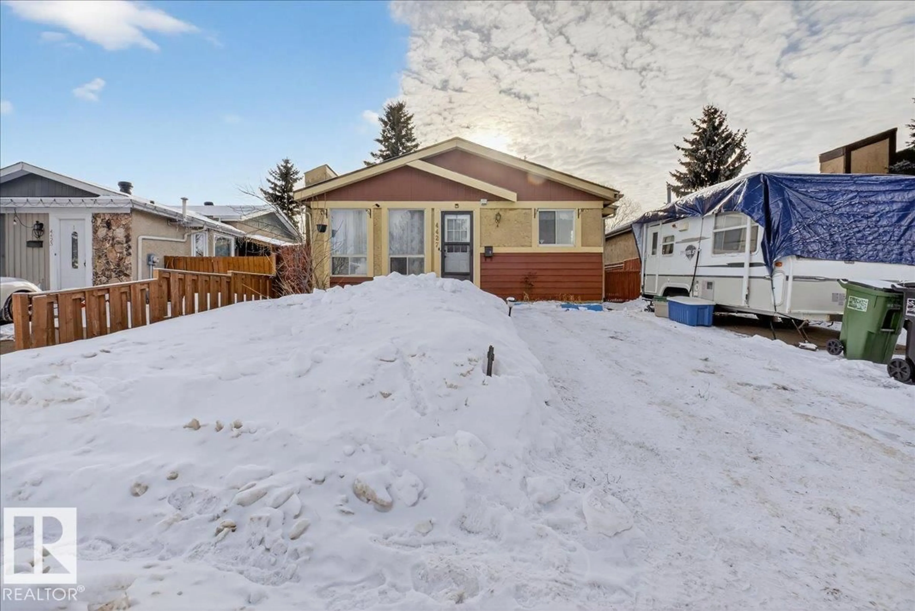 A pic from outside/outdoor area/front of a property/back of a property/a pic from drone, street for 4427 32A AV, Edmonton Alberta T6T0Y6
