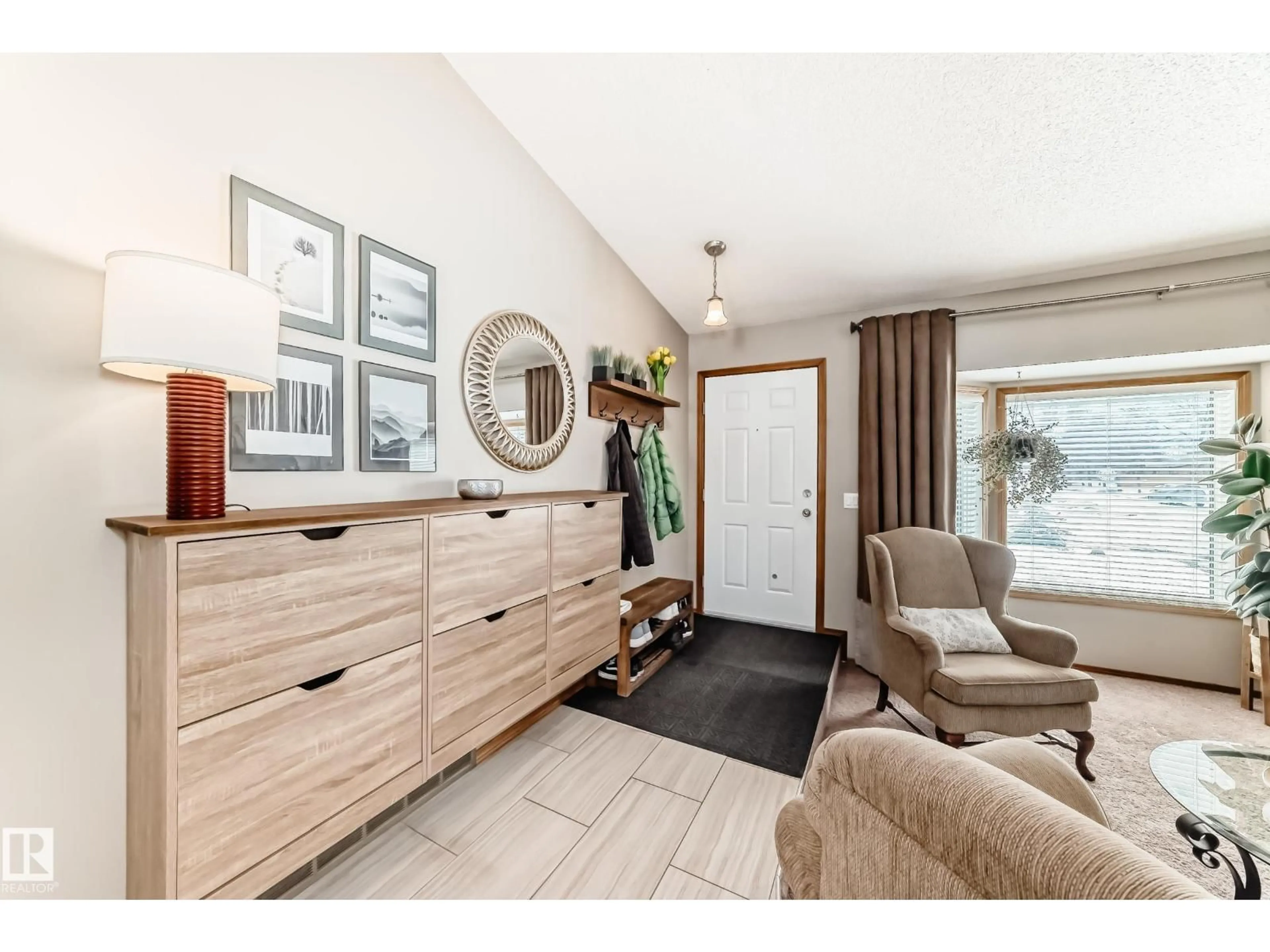 Indoor entryway for 13 DONAHUE CL, St. Albert Alberta T8N5N7