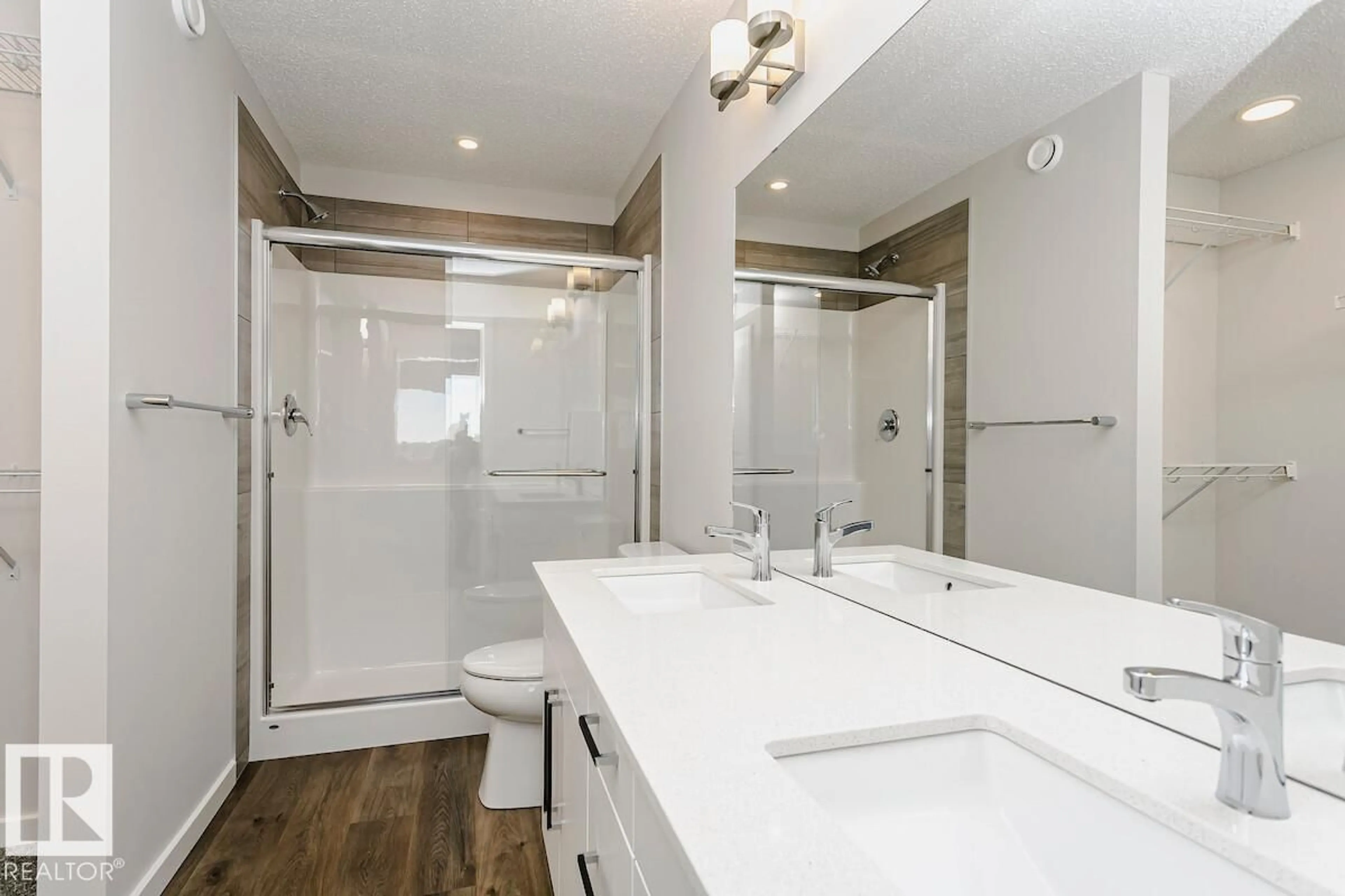 Standard bathroom, ceramic/tile floor for 59 GAMBEL LO, Spruce Grove Alberta T7X0C9