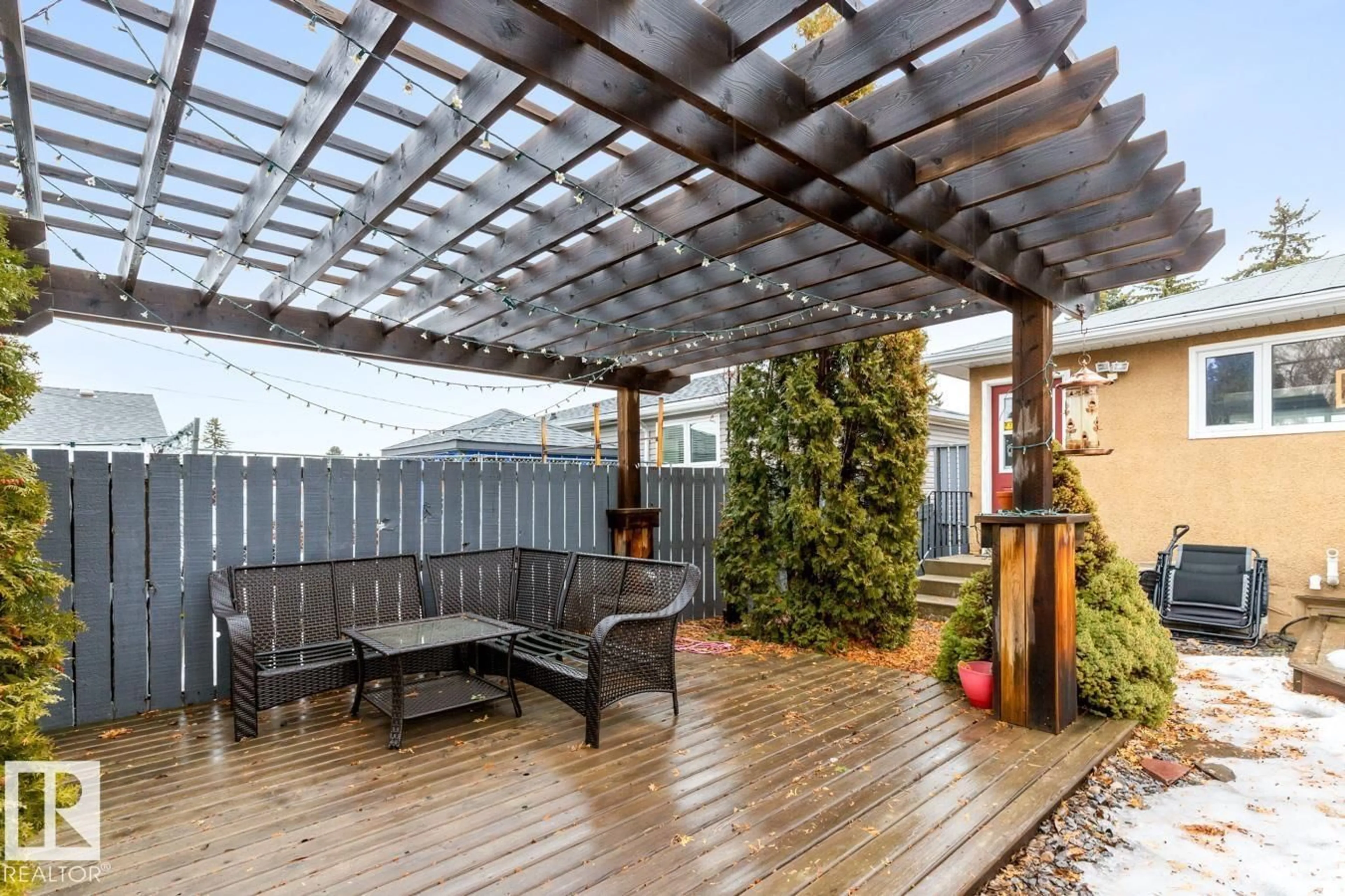 Patio, street for 10512 44 ST, Edmonton Alberta T6A1V9