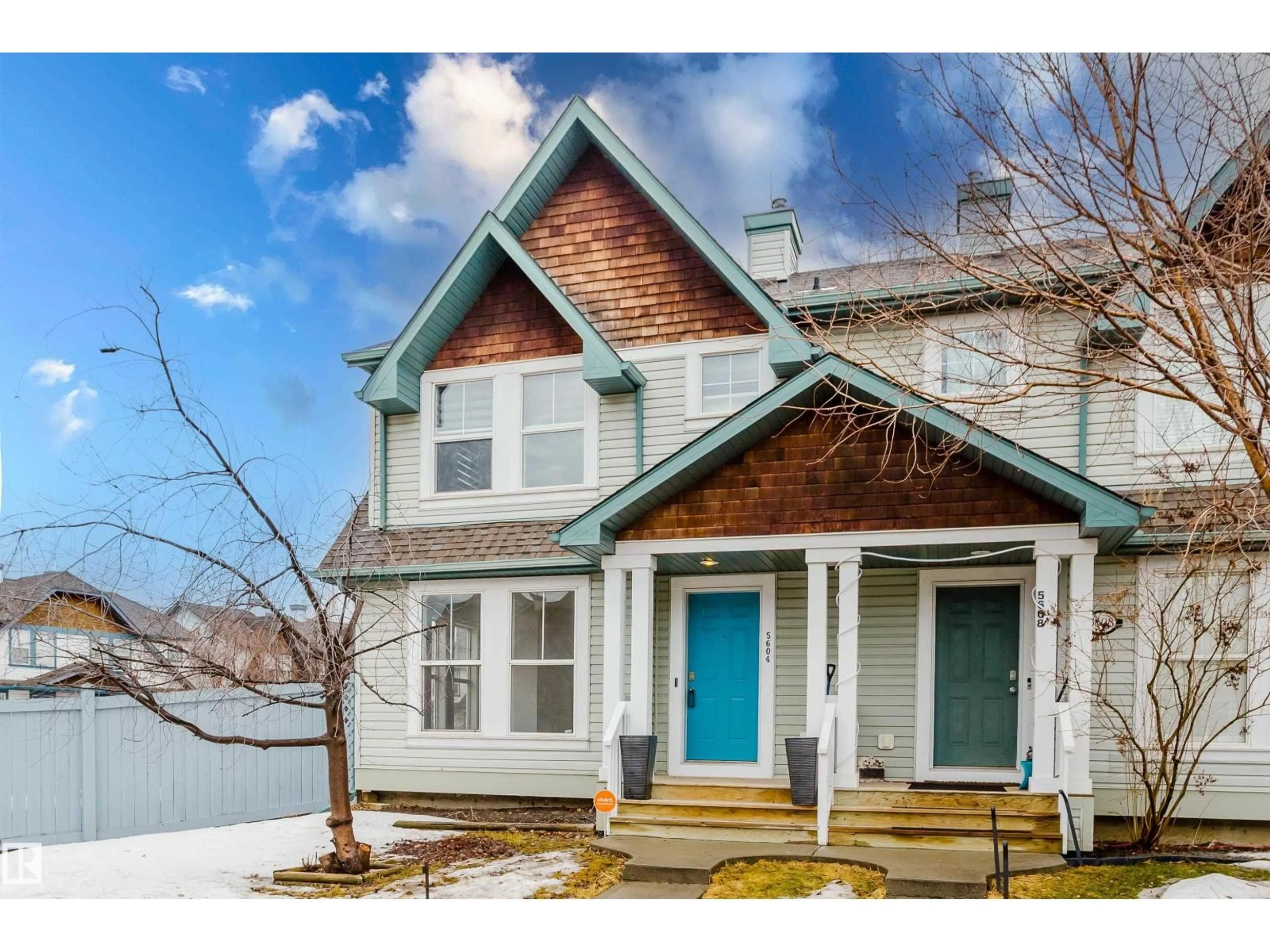 Home with vinyl exterior material, water/lake/river/ocean view for NW - 5604 202 ST, Edmonton Alberta T6M0B3