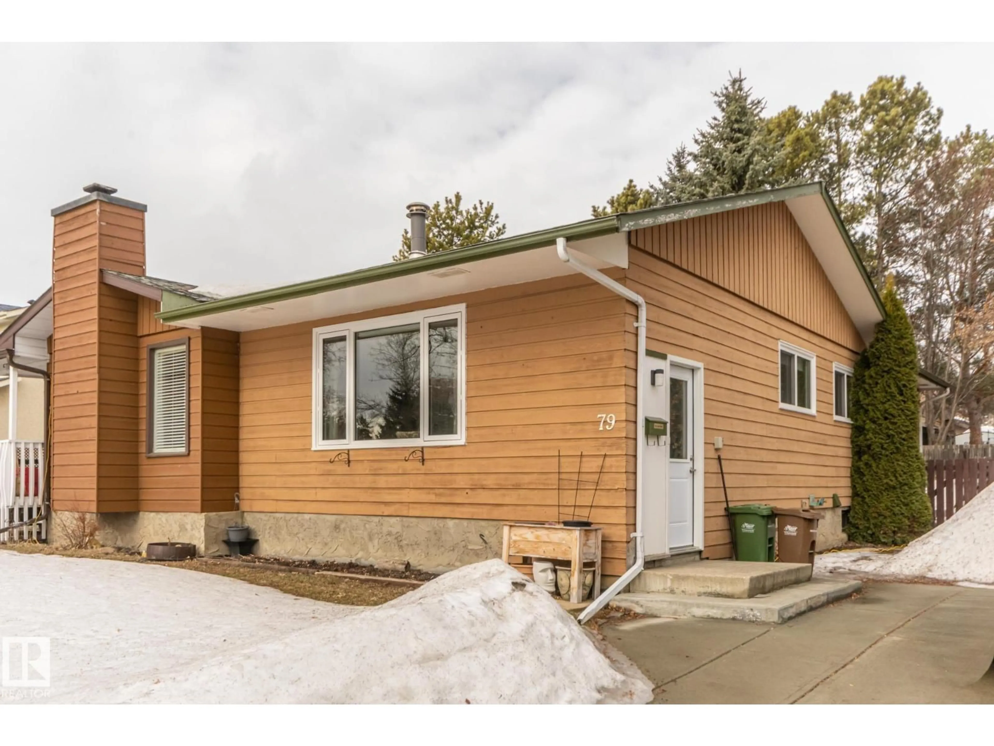 Home with vinyl exterior material, street for 79 ATTWOOD DR, St. Albert Alberta T8N2Z6