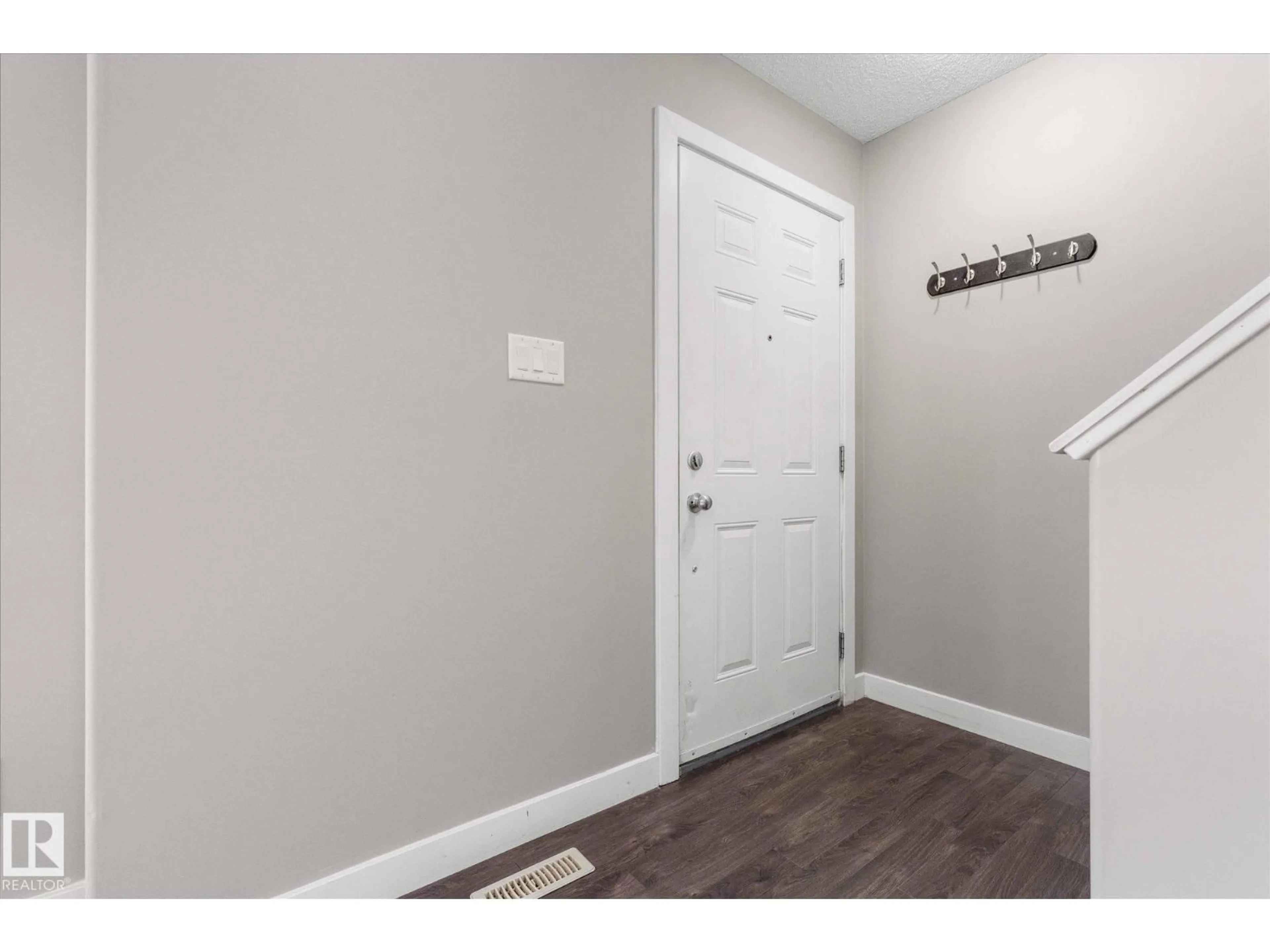 Indoor entryway for 2 - 8716 179 AV, Edmonton Alberta T5Z0J3