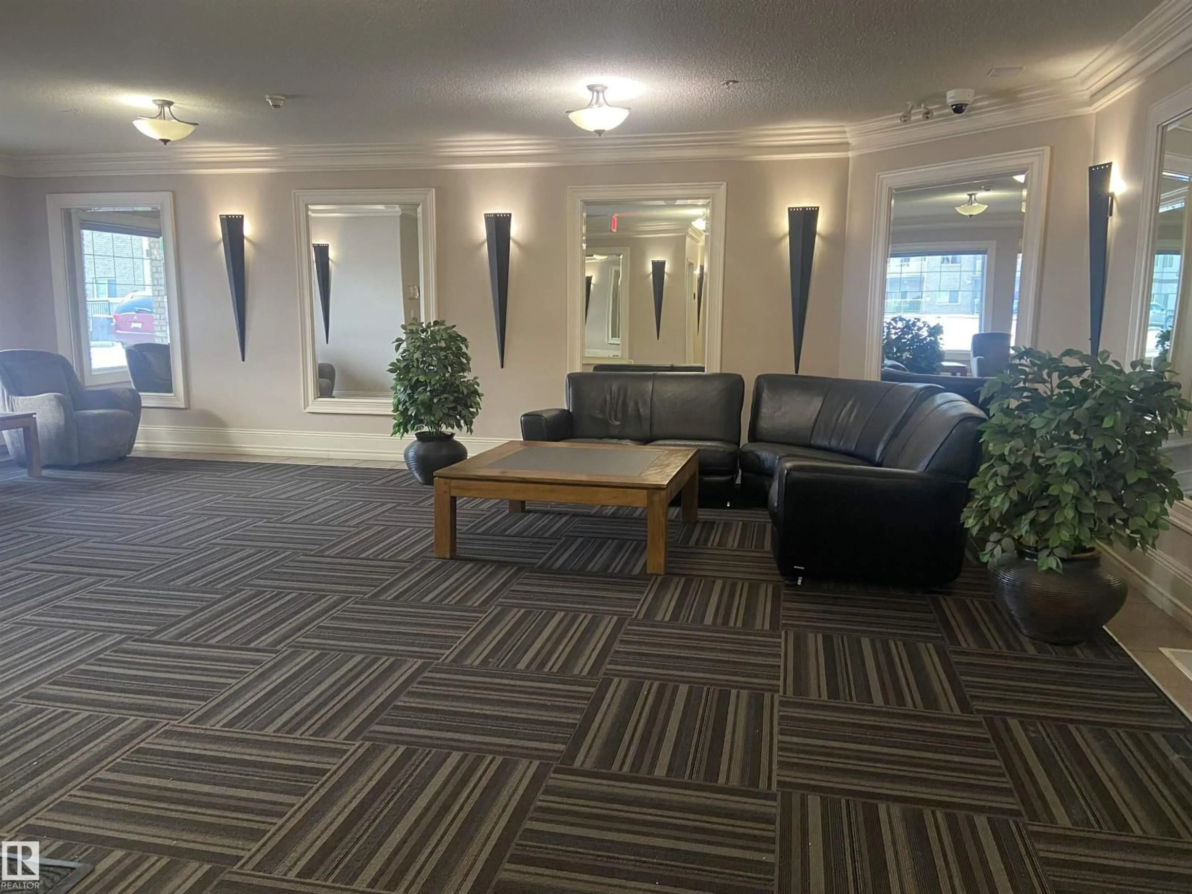 Lobby for 206 - 16715 100 AV, Edmonton Alberta T5J1V7