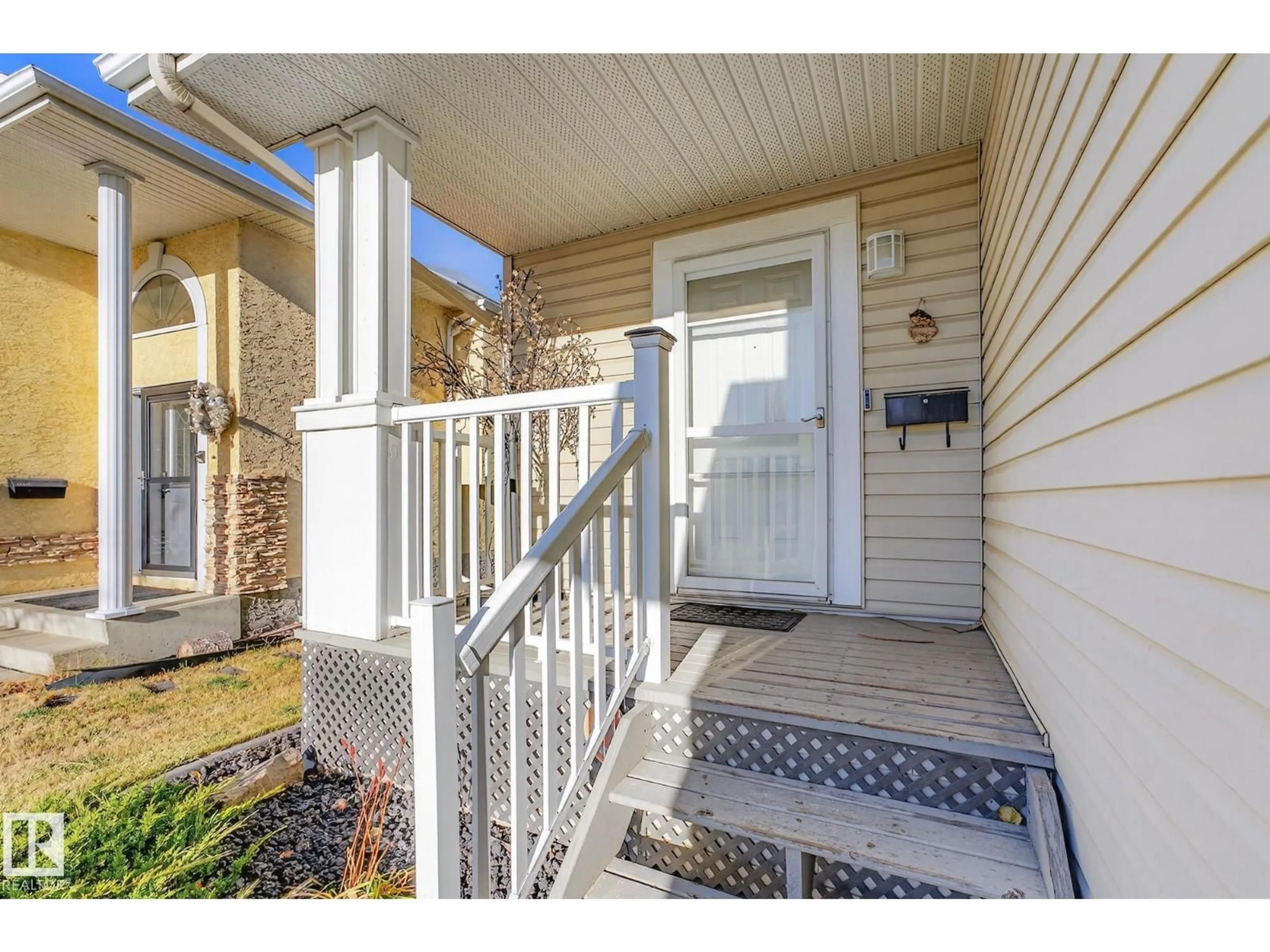 Indoor entryway for 25 CHRISTINA CL, Sherwood Park Alberta T8H2G7