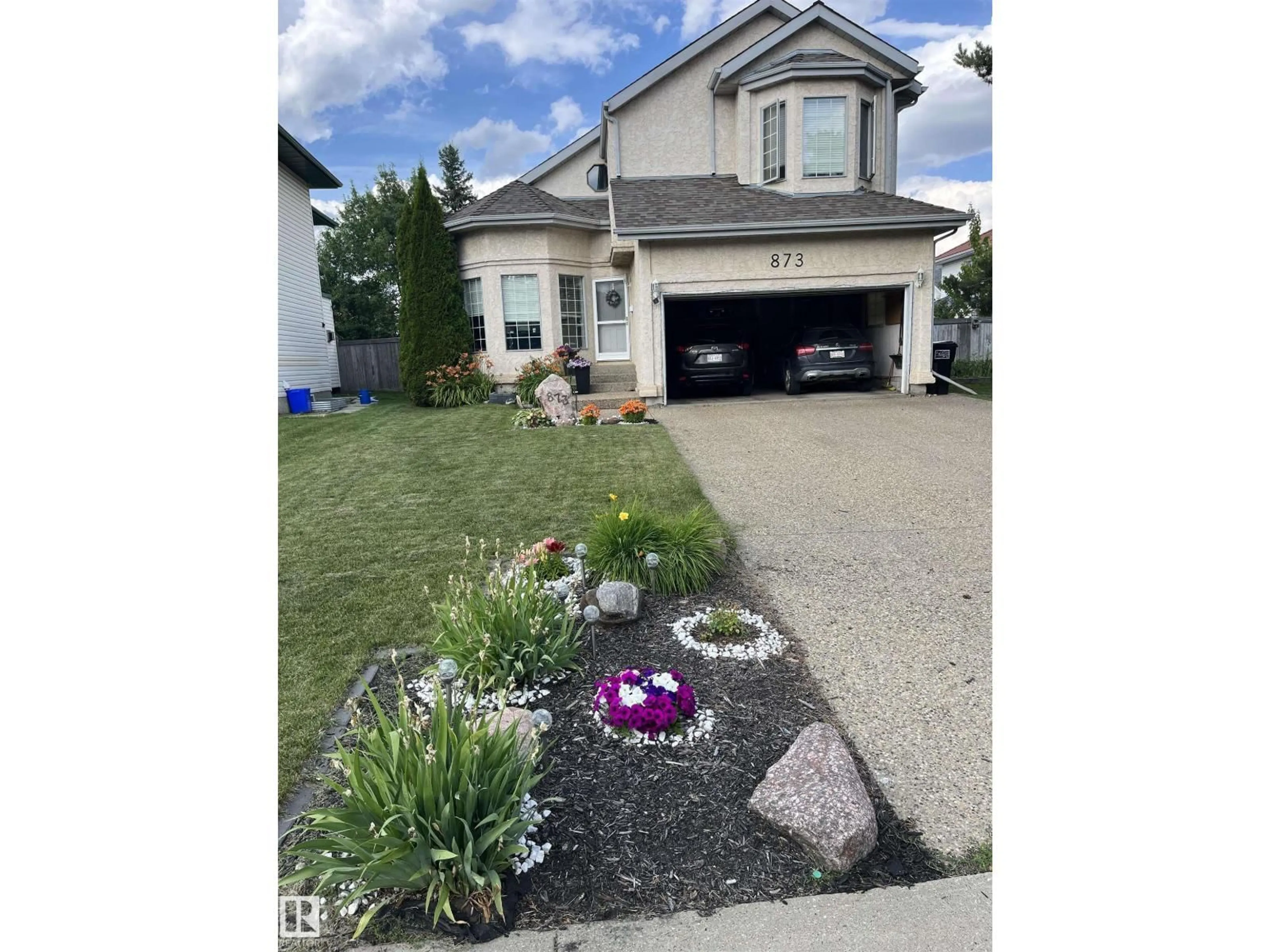 A pic from outside/outdoor area/front of a property/back of a property/a pic from drone, street for 873 RYAN PL, Edmonton Alberta T6R2K3