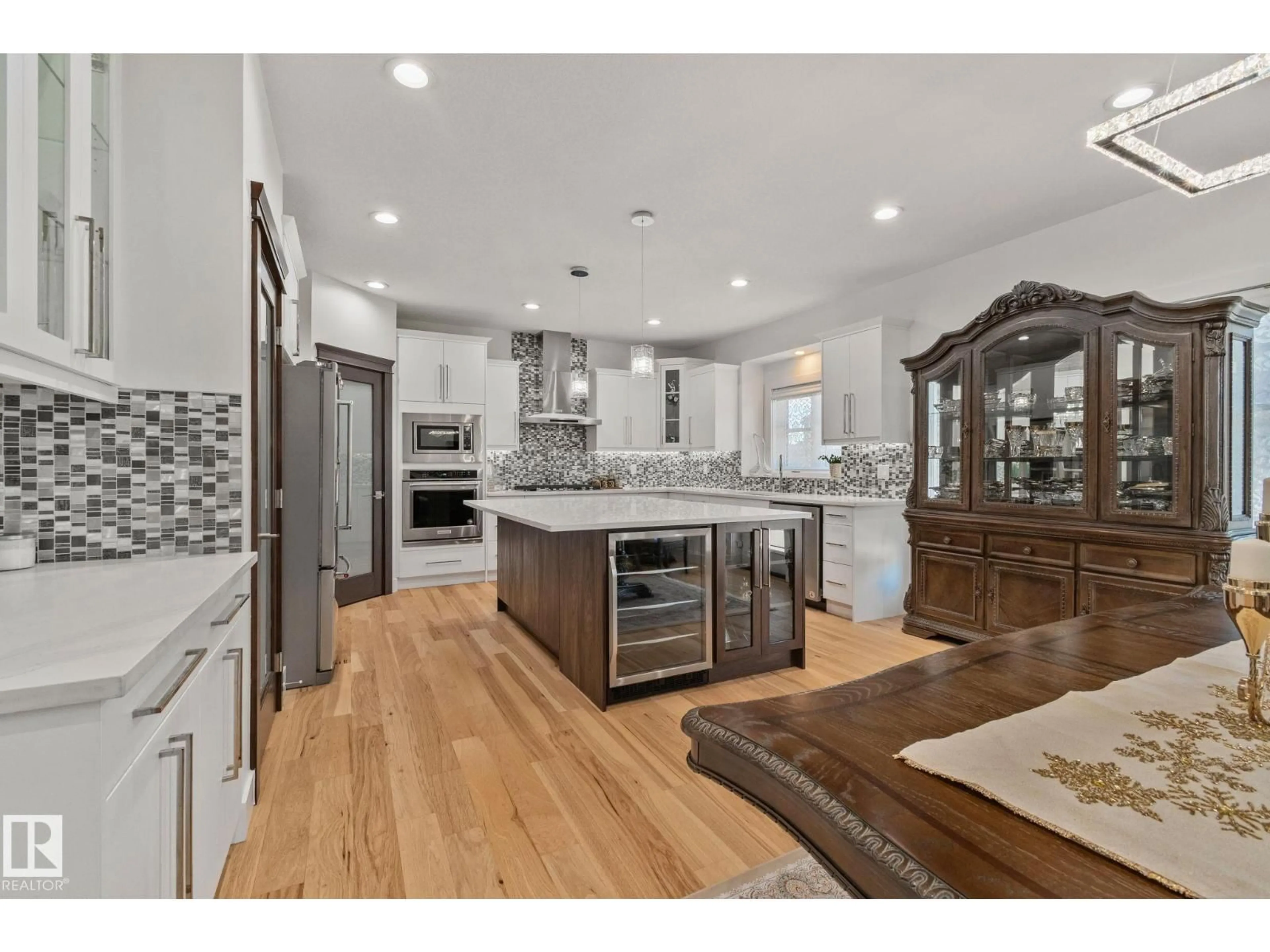 Open concept kitchen, unknown for GR SW - 1175 HAINSTOCK GREEN, Edmonton Alberta T6W0C3